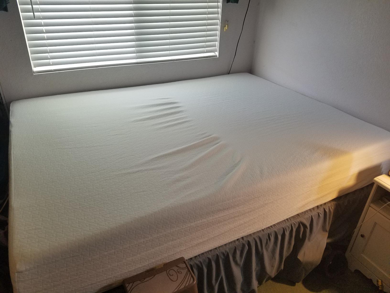 Zinus 12 Inch Queen Green Tea Memory Foam Mattress [New Version], Fiberglass Free, Medium Firm Feel, Zoned Pressure Relief, Certified Safe Foams & Fabric, Mattress in A Box - Customer Photo 2