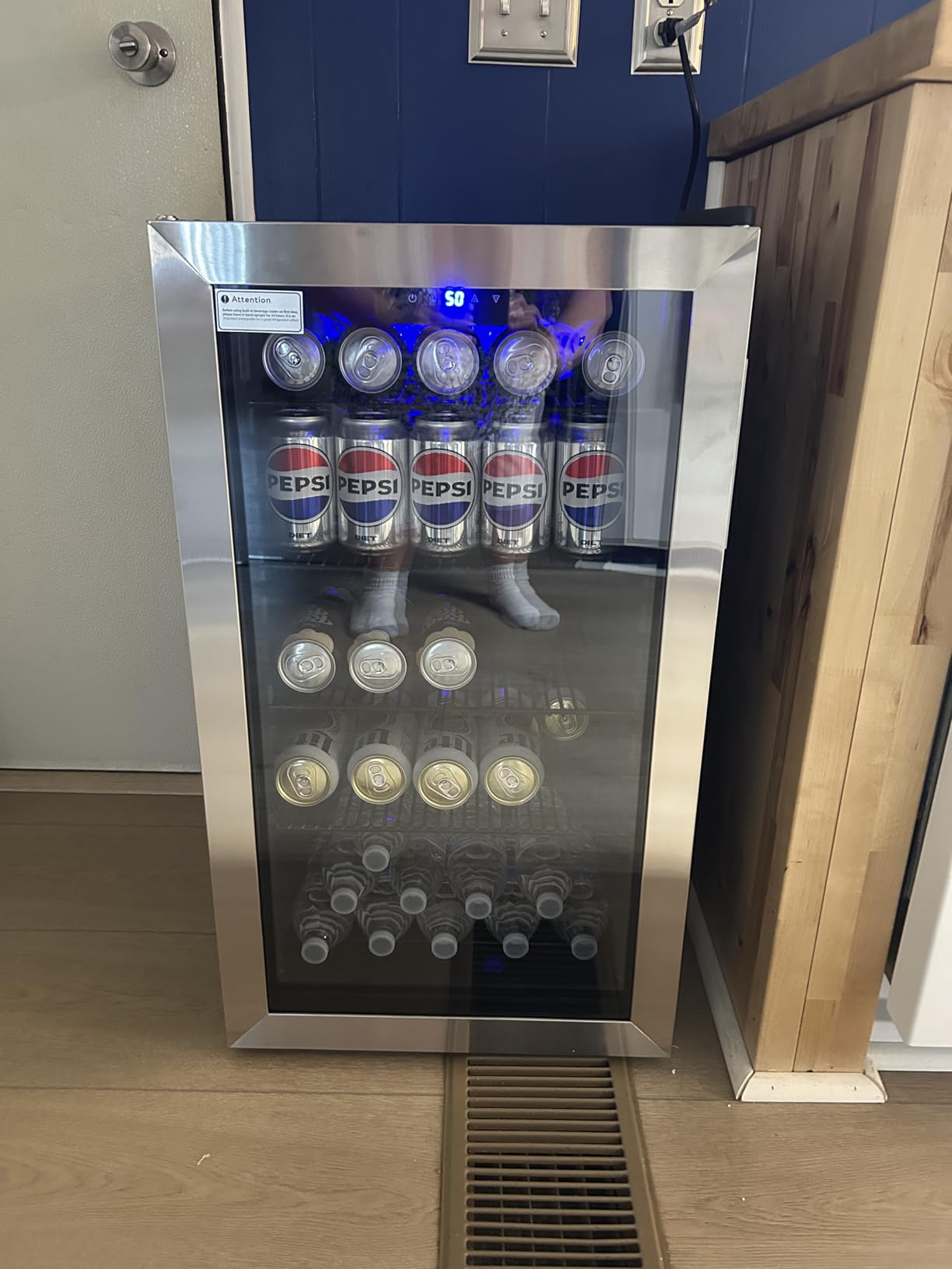 Icyglee Beverage Refrigerator Cooler, 126 Can Mini Fridge with Glass Door for Wine, Soda Beer, Beverage Cooler for Home, Bar, Office with Adjustable Removable Shelves, Black customer photo 1