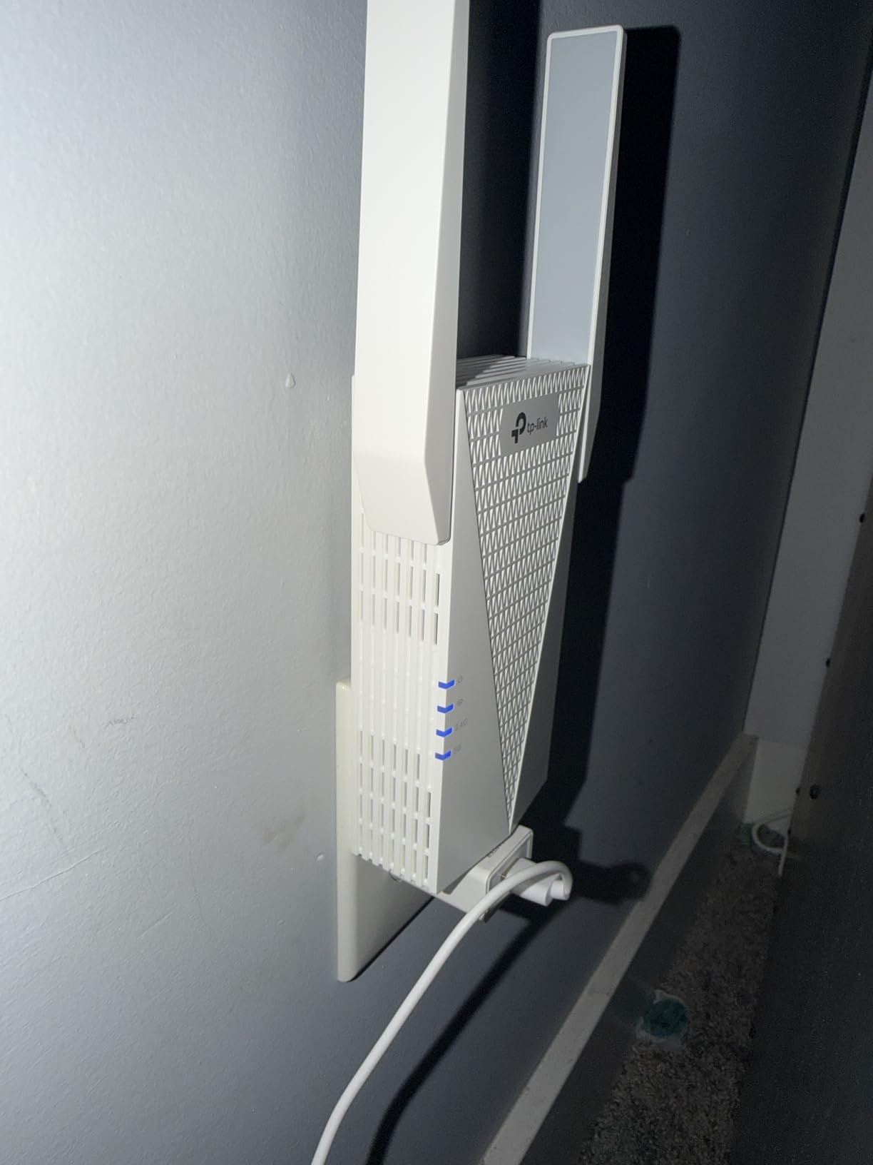 TP-Link RE615X AX1800 WiFi 6 Range Extender w/Ethernet Port | 1.8G Dual-Band Wireless Repeater Amplifier | Up to 2100 Sq. Ft., 64 Devices | Internet Signal Booster | APP Setup | EasyMesh Compatible Customer Review TP-Link RE615X AX1800 WiFi 6 Range Extender w/Ethernet Port | 1.8G Dual-Band Wireless Repeater Amplifier | Up to 2100 Sq. Ft., 64 Devices | Internet Signal Booster | APP Setup | EasyMesh Compatible - Customer Photo 1
