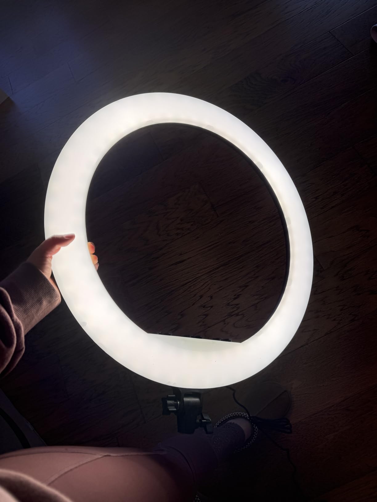 Hagibis 21 inch Ring Light with Stand Outer 55W 5600k Dimmable LED Light, Tripod Stand,and Phone Holder,Remote Controller,Carrying Bag ,CRI 97+ 2540lux, for Streaming Home Office Zoom Call Lighting Customer Review Hagibis 21 inch Ring Light with Stand Outer 55W 5600k Dimmable LED Light, Tripod Stand,and Phone Holder,Remote Controller,Carrying Bag ,CRI 97+ 2540lux, for Streaming Home Office Zoom Call Lighting - Customer Photo 1