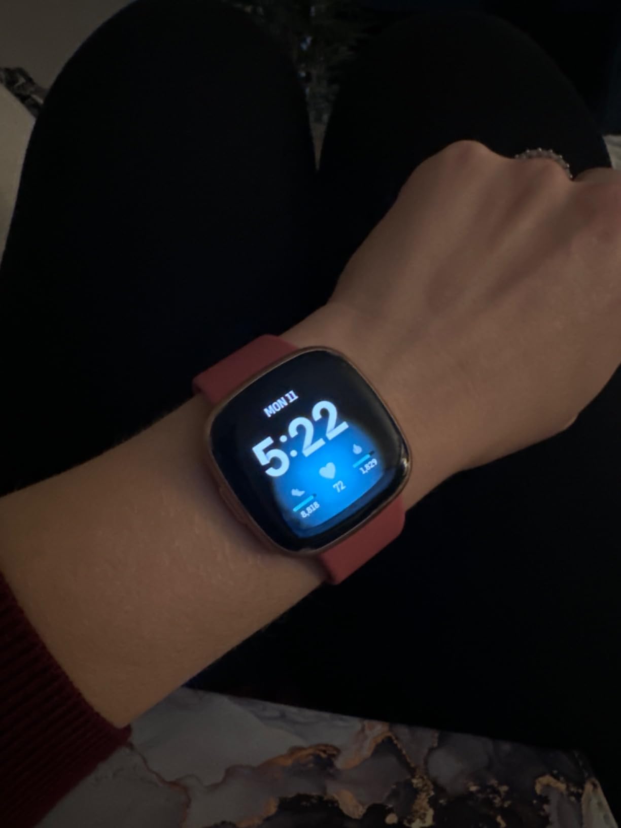 Fitbit Versa 4 Fitness Smartwatch with Daily Readiness, GPS, 24/7 Heart Rate, 40+ Exercise Modes, Sleep Tracking and More, Pink Sand/Copper Rose, One Size (S & L Bands Included) (Renewed) - Customer Photo 1