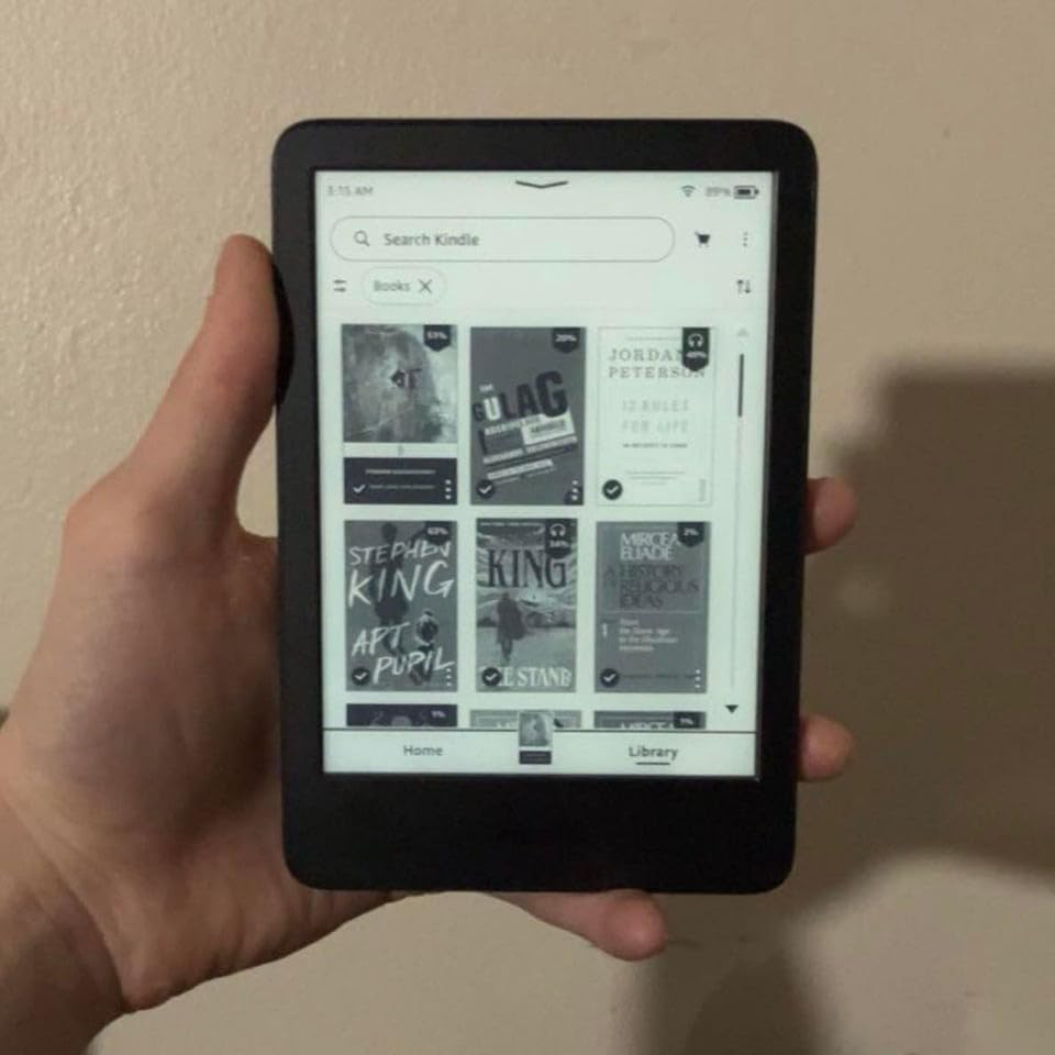 Amazon Kindle 16 GB (newest model) - Lightest and most compact Kindle, now with faster page turns, and higher contrast ratio, for an enhanced reading experience - Matcha customer photo 1