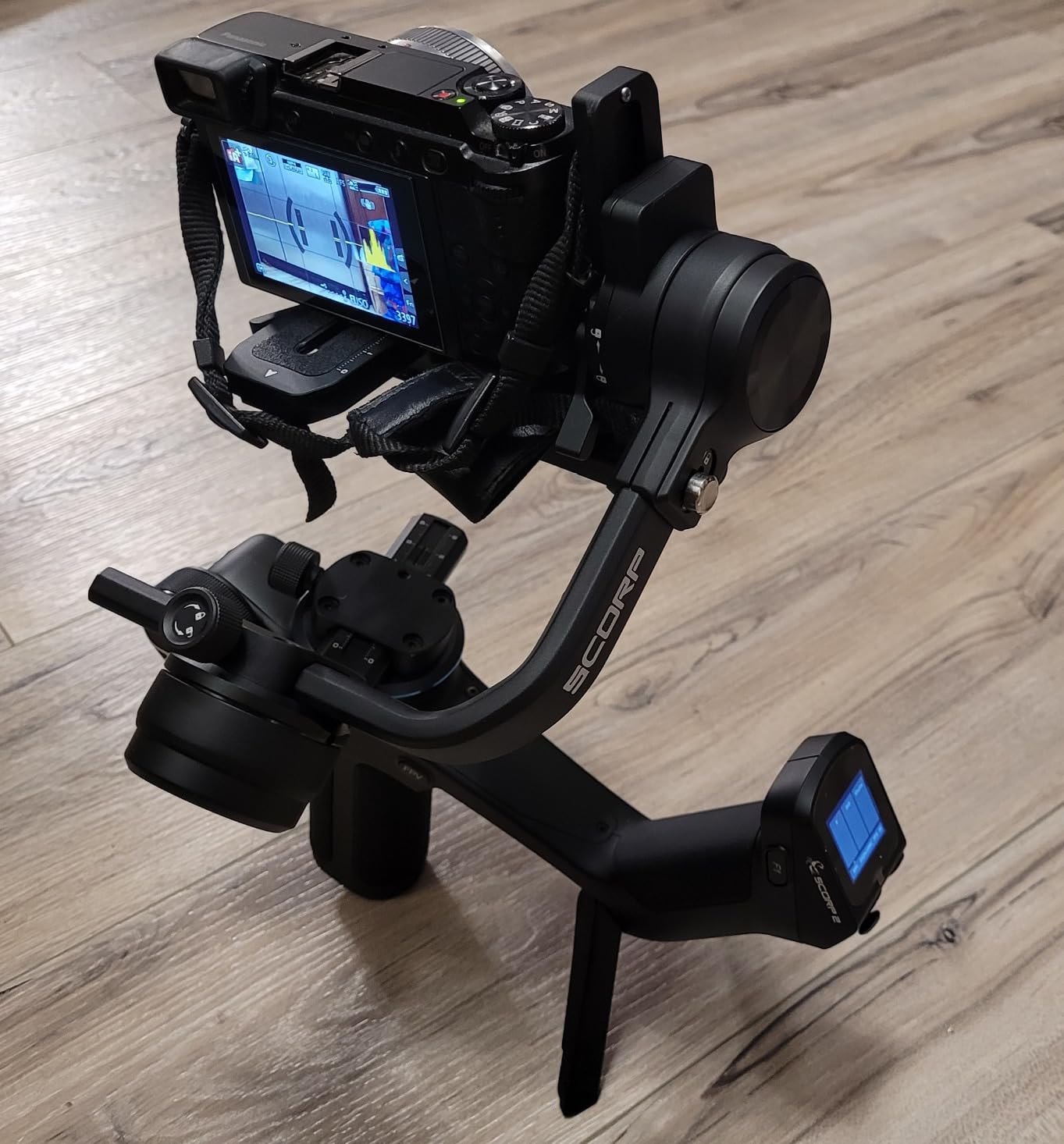 FeiyuTech SCORP 2 Gimbal Stabilizer for DSLR and Mirrorless Camera, Integrated AI Tracking Sensor, 3-Axis Camera Stabilizer for Sony Canon Panasonic Nikon, 2.5kg Payload Touch Screen Customer Review FeiyuTech SCORP 2 Gimbal Stabilizer for DSLR and Mirrorless Camera, Integrated AI Tracking Sensor, 3-Axis Camera Stabilizer for Sony Canon Panasonic Nikon, 2.5kg Payload Touch Screen - Customer Photo 1