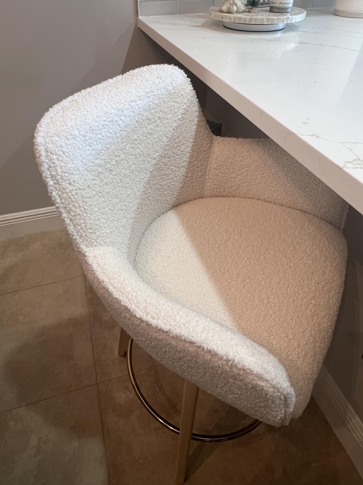 ONEVOG 26 Inch Boucle Counter Stools Set of 2, Modern Counter Height Swivel Bar Stools with Backs and Arms, Sherpa Fabric Upholstered Wooden Barstools Boho Kitchen Island Chairs, Cream White - Customer Photo 1