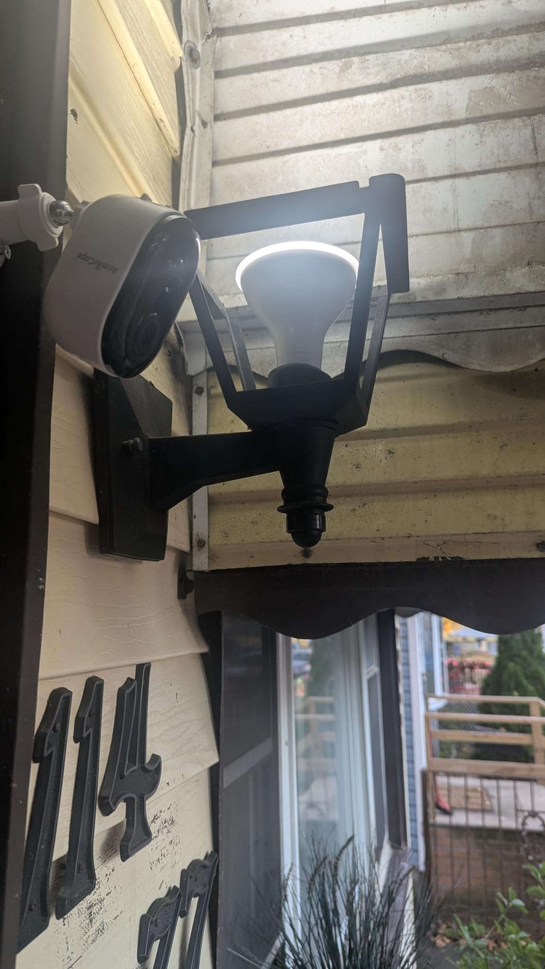 Security Cameras Wireless Outdoor, Battery Powered 2k Color Night Vision, AI Motion Detection Spotlight Siren, IP66 Weatherproof, 2-Way Talk - Customer Photo 1