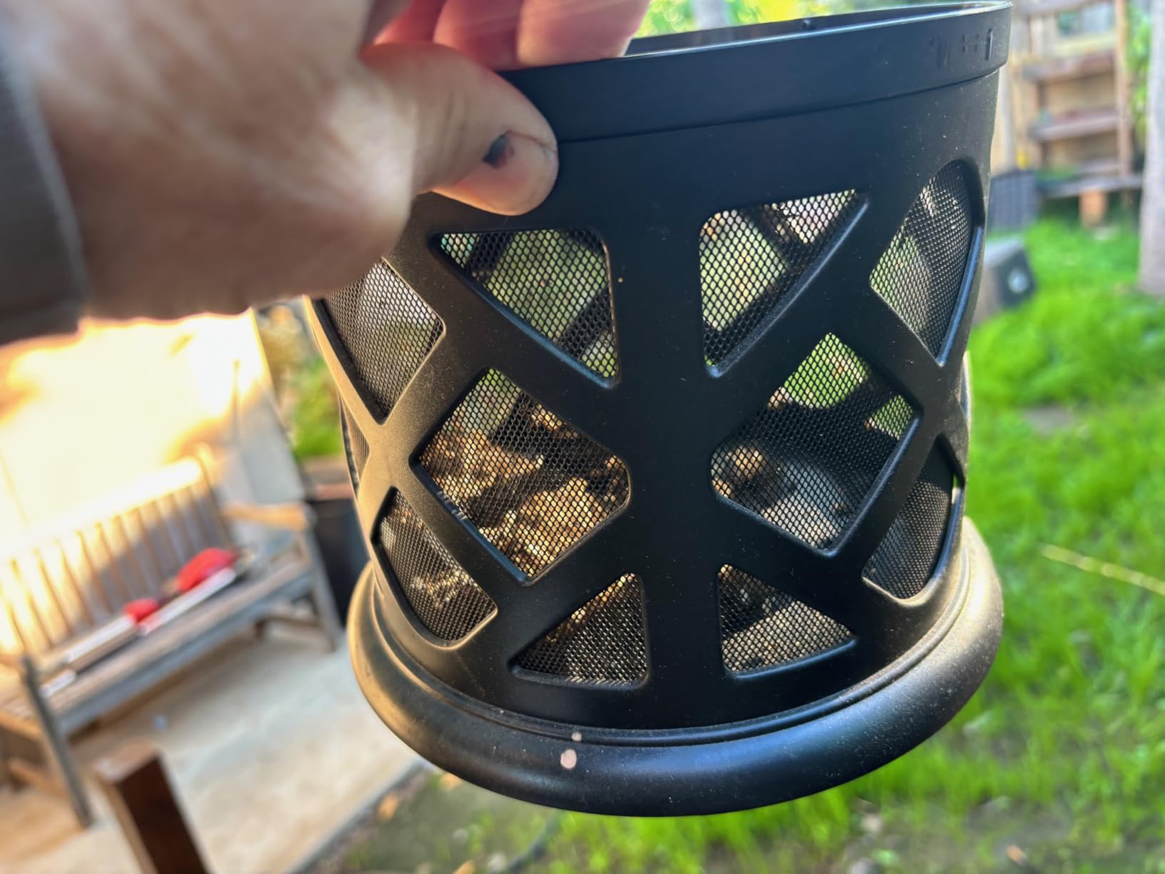 Dynatrap DT2030SR Fly Traps Outdoor - Mosquito & Flying Insect Killer for 1 Acre – Kills Mosquitoes, Flies, Gnats, Wasps - Bug Zapper Alternative - Black customer photo 2