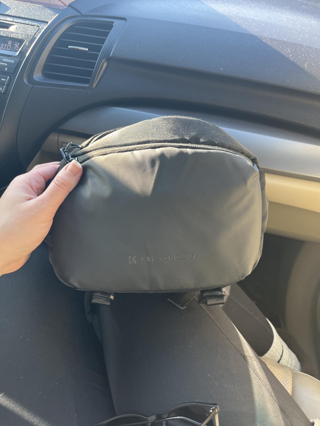 K&F Concept 2 in 1 Sling Bag Everyday Shoulder Bag & Multifunction Photography Crossbody Camera DSLR Backpack Portable Bag Customer Review K&F Concept 2 in 1 Sling Bag Everyday Shoulder Bag & Multifunction Photography Crossbody Camera DSLR Backpack Portable Bag - Customer Photo 2