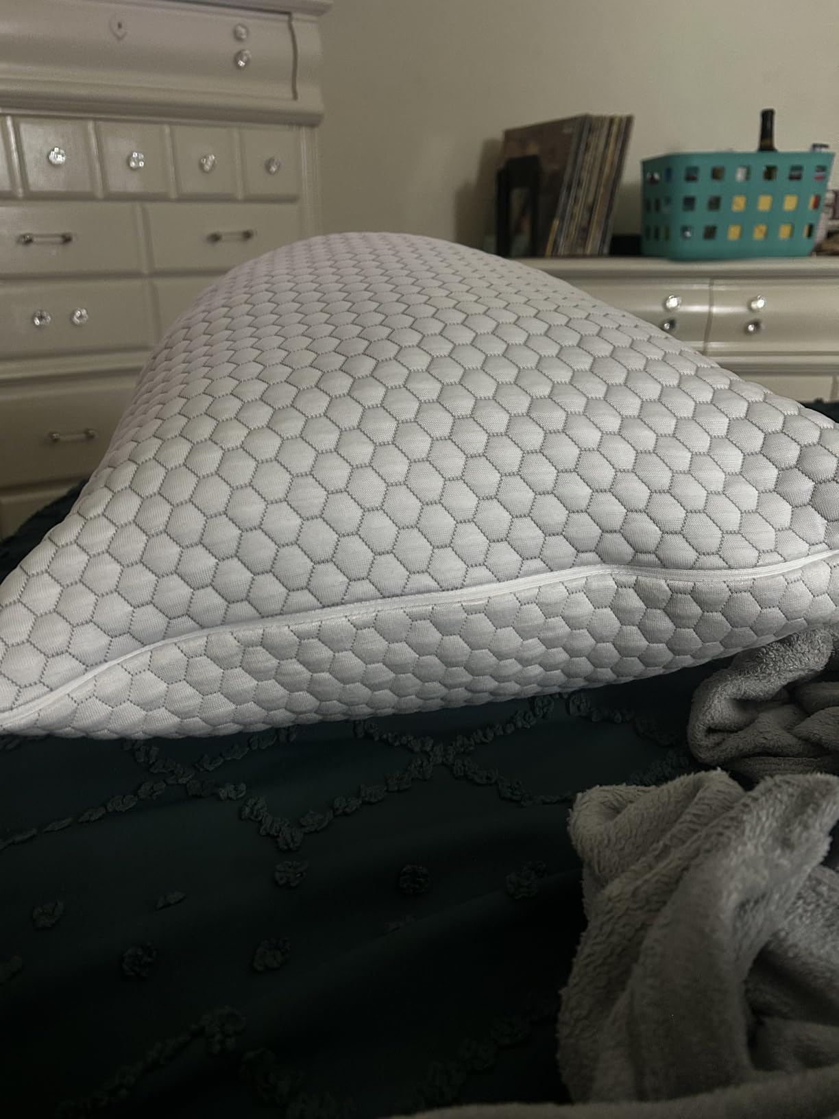 Shredded Memory Foam Pillow for Sleeping, Cooling Bed Pillows Set of 2, Adjustable Pillows for Side, Back, Stomach Sleepers with Washable Pillowcase (Queen Size, Grey) - Customer Photo 2