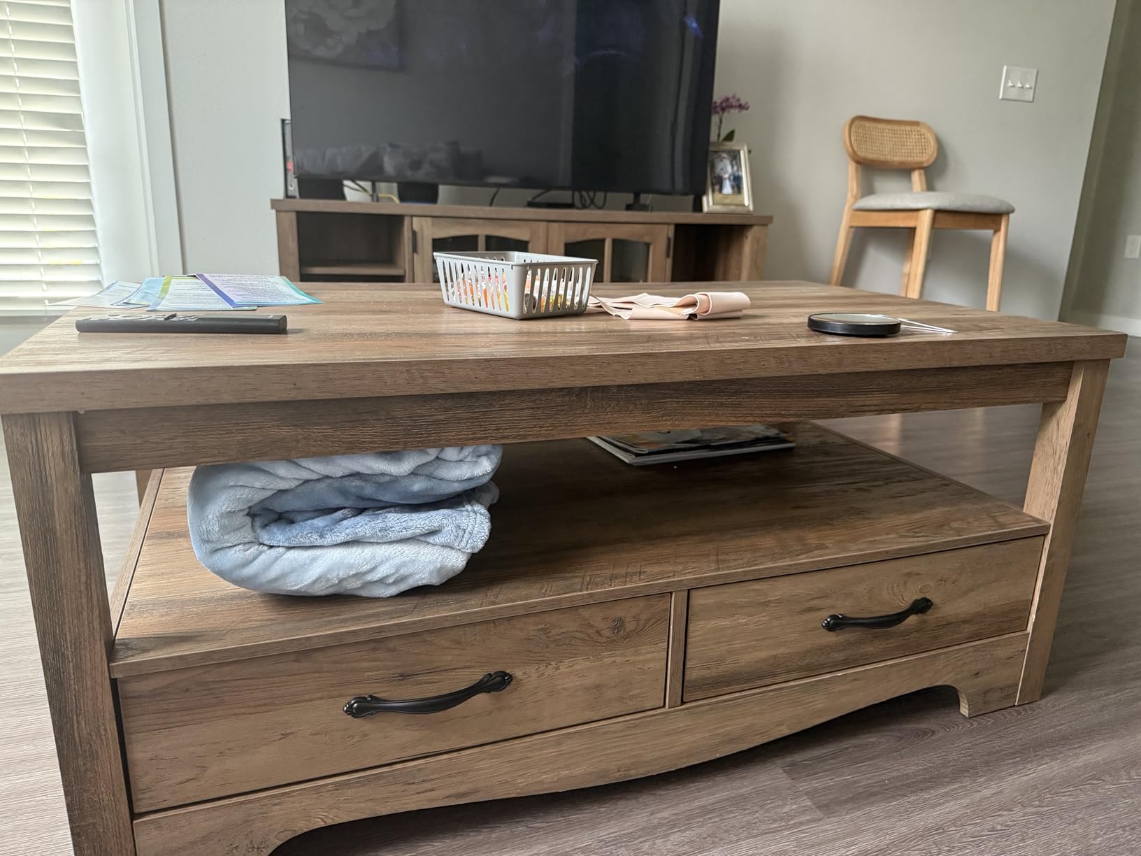 LINSY HOME Farmhouse Coffee Table with Storage, Wood Coffee Table for Living Room, Open Display Area and Storage Drawers with Metal Handles, Chic Style with Curved Base, Brown Customer Review LINSY HOME Farmhouse Coffee Table with Storage, Wood Coffee Table for Living Room, Open Display Area and Storage Drawers with Metal Handles, Chic Style with Curved Base, Brown - Customer Photo 2