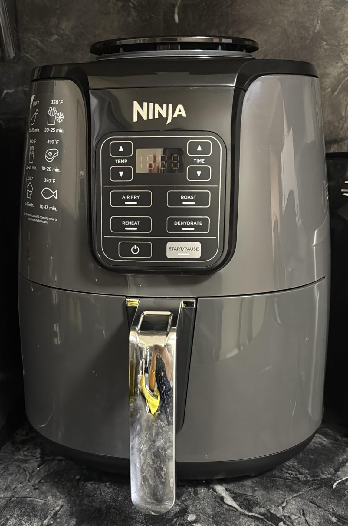 Ninja XL Air Fryer with MaxCrisp, 6.5 QT Capacity, 6-in-1 Max Crisp, Air Fry, Roast, Bake, Reheat & Dehydrate, 450F Temp, 1750 Watts, Nonstick Basket, Crisper Plate & Recipe Guide, Grey, AF181 customer photo 1