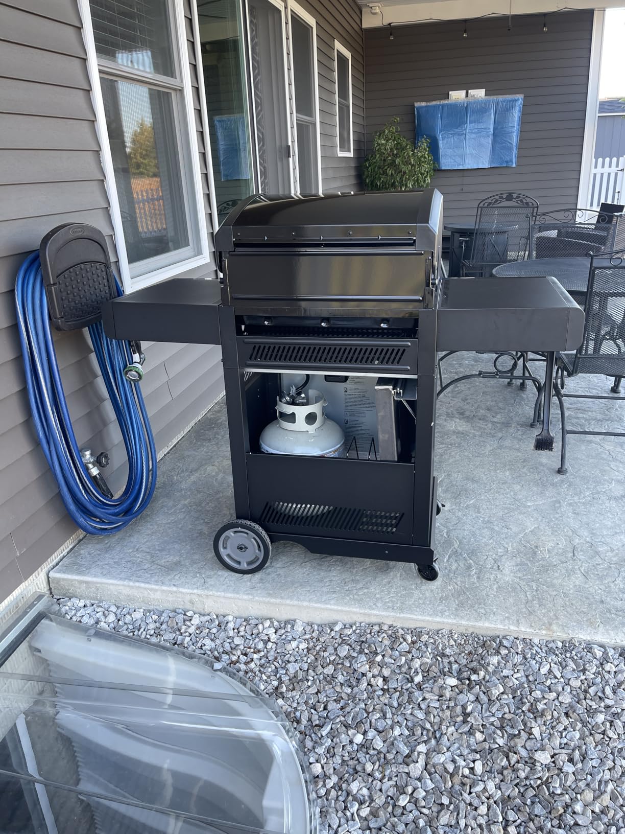 Charbroil Pro Series with Amplifire Infrared Technology 4-Burner Propane Gas Grill Cabinet with Side Burner, Black - 463281024 - Customer Photo 2