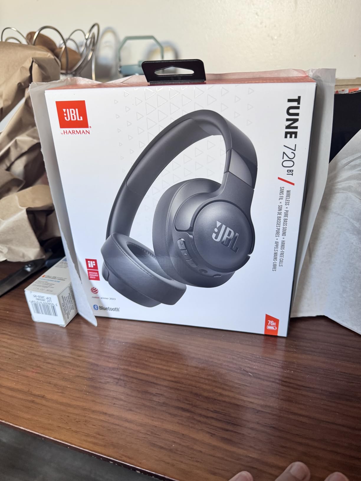 JBL Tune 720BT - Wireless Over-Ear Headphones with JBL Pure Bass Sound, Bluetooth 5.3, Up to 76H Battery Life and Speed Charge, Lightweight, Comfortable and Foldable Design (Black) - Customer Photo 2