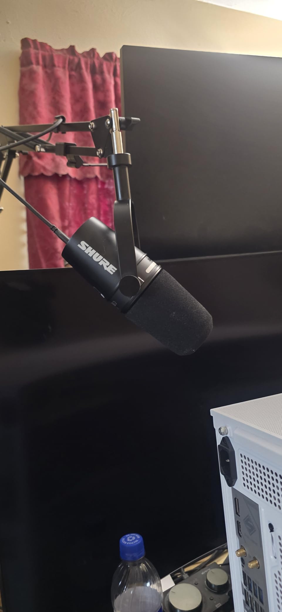 Shure MV7+ Podcast Dynamic Microphone – OBS Certified, Enhanced Audio, LED Panel, USB-C & XLR Outputs, Auto Level Mode, Digital Pop Filter, Reverb Effects – For Podcasting, Streaming, Recording, Black Customer Review Shure MV7+ Podcast Dynamic Microphone – OBS Certified, Enhanced Audio, LED Panel, USB-C & XLR Outputs, Auto Level Mode, Digital Pop Filter, Reverb Effects – For Podcasting, Streaming, Recording, Black - Customer Photo 3