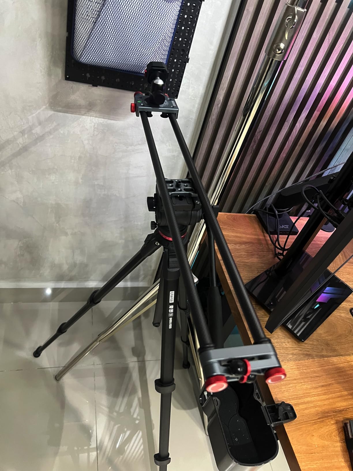 NEEWER 16in/40cm Carbon Fiber Camera Slider with 360° Ball Head/Phone Clamp/Action Camera Mount, Dolly Rail Track with 4 Bearings & Adjustable Legs, Compatible with GoPro Insta360 iPhone Android, CS1M Customer Review NEEWER 16in/40cm Carbon Fiber Camera Slider with 360° Ball Head/Phone Clamp/Action Camera Mount, Dolly Rail Track with 4 Bearings & Adjustable Legs, Compatible with GoPro Insta360 iPhone Android, CS1M - Customer Photo 2