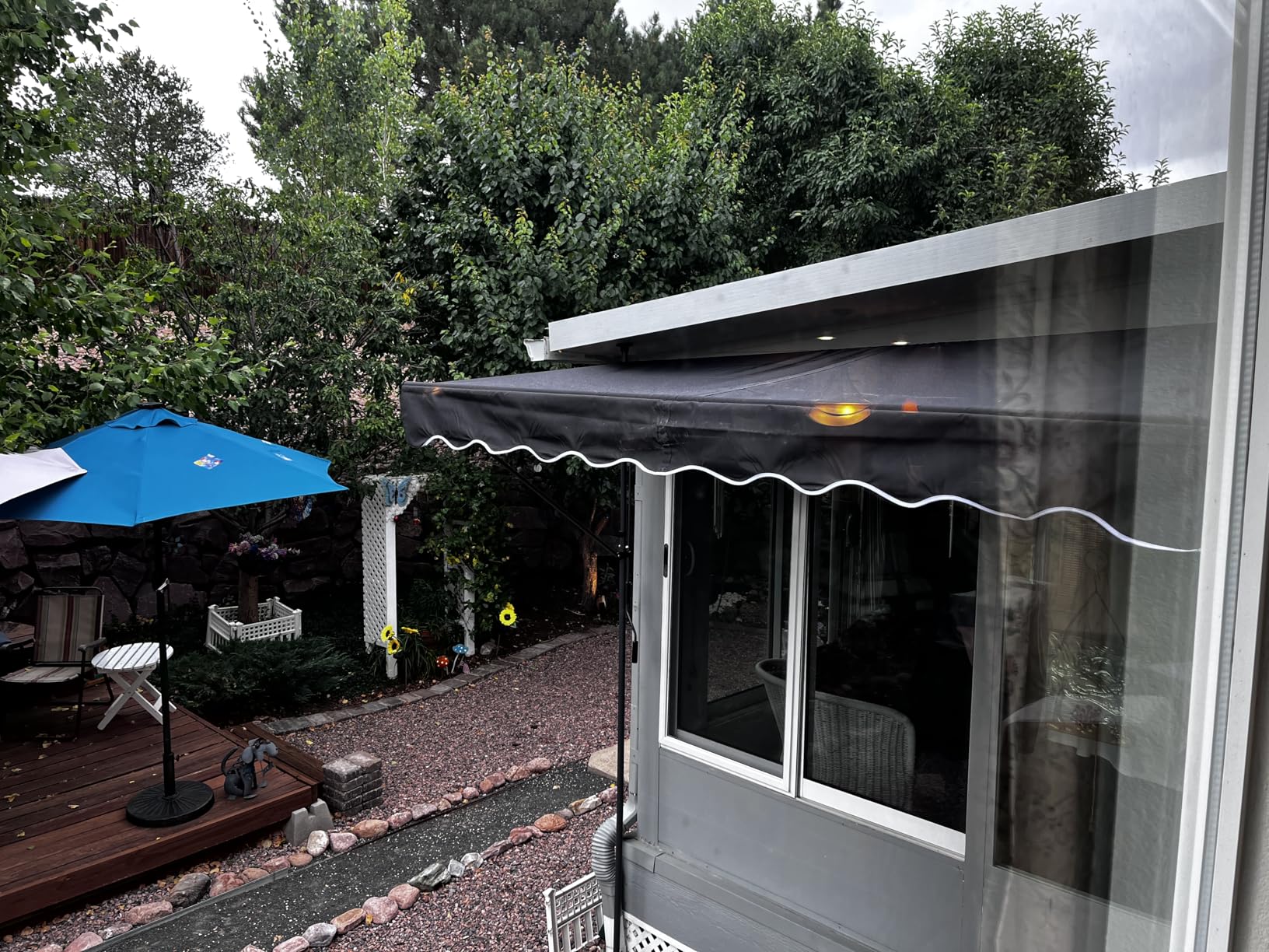 Outsunny 13' x 10' Retractable Awning, Patio Awning Sunshade Shelter with Manual Crank Handle, 280gsm UV Resistant Fabric and Aluminum Frame for Deck, Balcony, Yard, Beige and White Customer Review Outsunny 13' x 10' Retractable Awning, Patio Awning Sunshade Shelter with Manual Crank Handle, 280gsm UV Resistant Fabric and Aluminum Frame for Deck, Balcony, Yard, Beige and White - Customer Photo 1