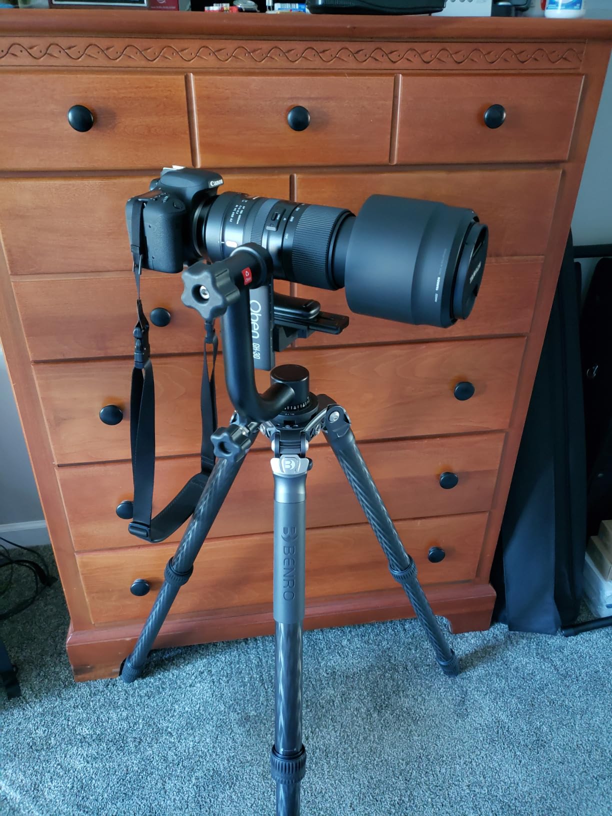 Benro Mammoth Carbon Fiber Tripod – 4-Section Heavy-Duty Carbon Fiber Tripod with 75 mm Bowl, Twist-Locks, Independent Leg Spread & 39.7 lb Load Capacity for DSLR, Mirrorless & Video Cameras (TMTH34C) - Customer Photo 1