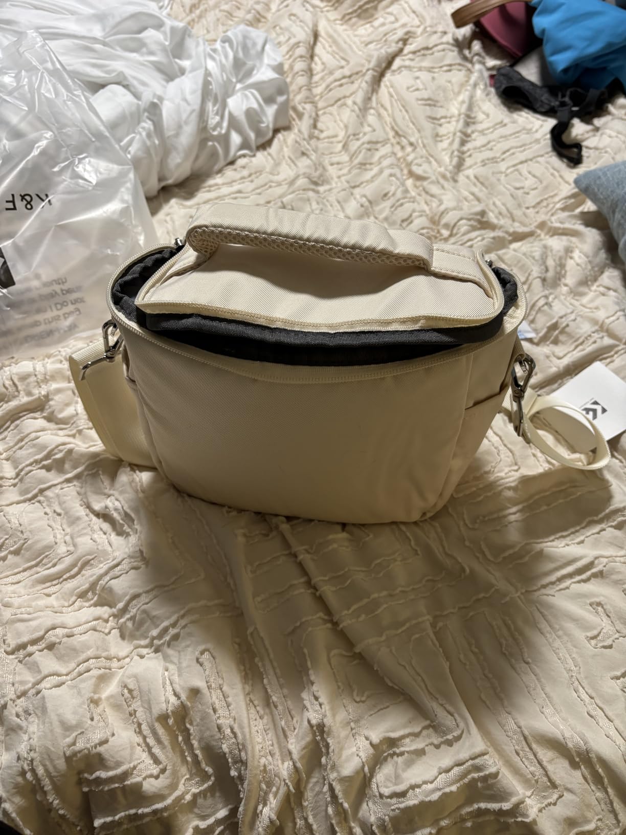 K&F CONCEPT Camera Sling Bag Small Crossbody Camera Case DSLR/SLR/Cute Compact Shoulder Photography Bags for Photographers Customer Review K&F CONCEPT Camera Sling Bag Small Crossbody Camera Case DSLR/SLR/Cute Compact Shoulder Photography Bags for Photographers - Customer Photo 4