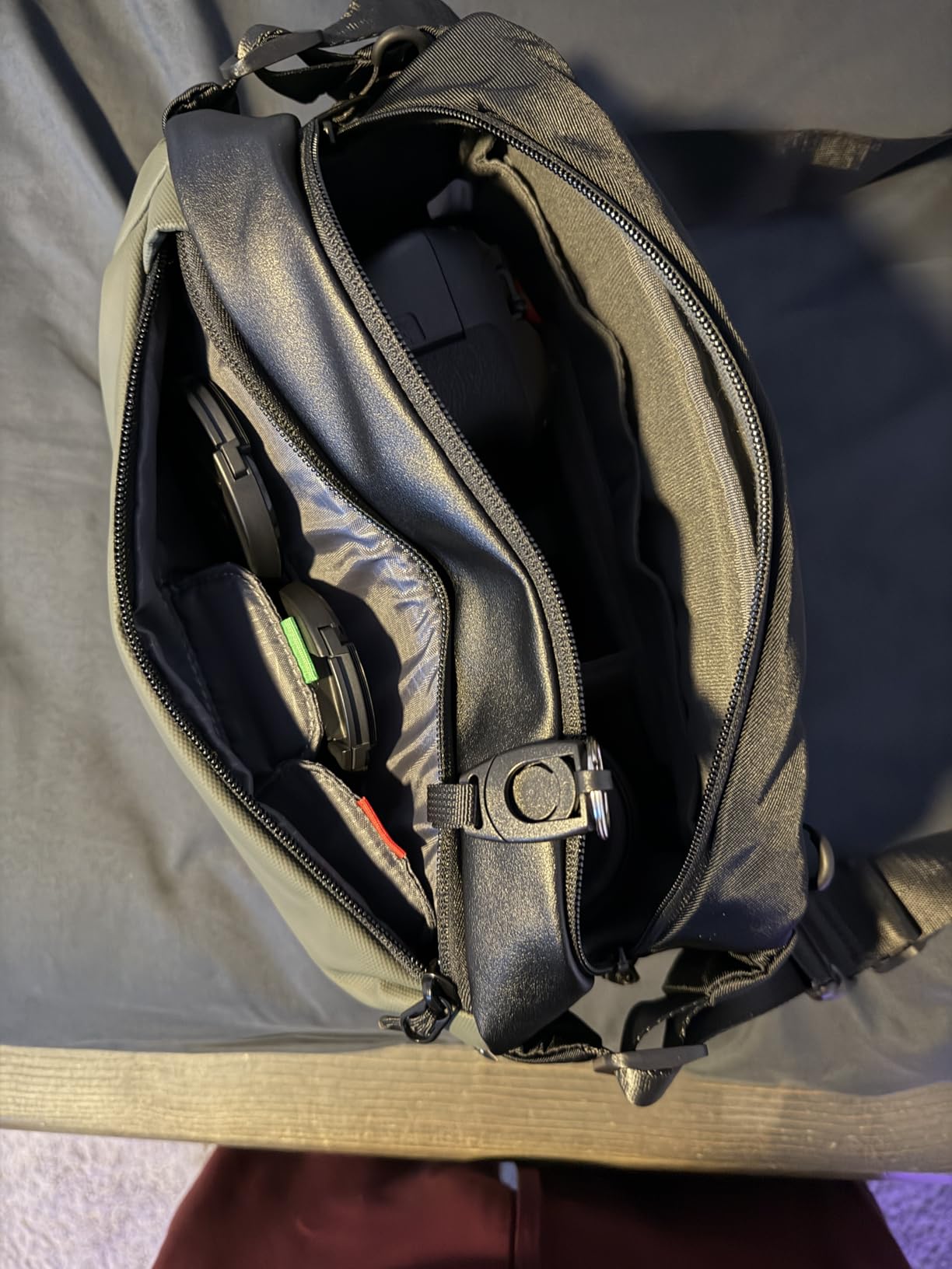 K&F Concept 2 in 1 Sling Bag Everyday Shoulder Bag & Multifunction Photography Crossbody Camera DSLR Backpack Portable Bag Customer Review K&F Concept 2 in 1 Sling Bag Everyday Shoulder Bag & Multifunction Photography Crossbody Camera DSLR Backpack Portable Bag - Customer Photo 5