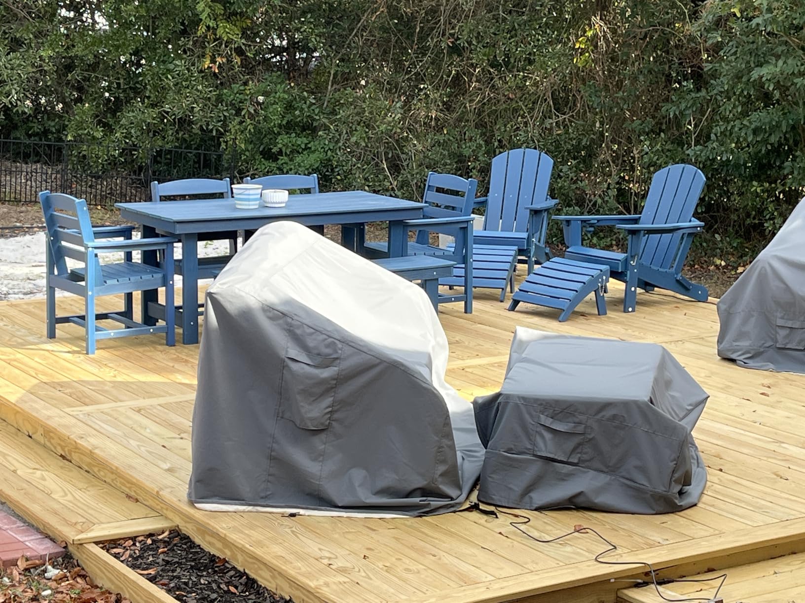 SERWALL Outdoor HDPE Dining Table Set, 7-Piece Outdoor Dining Table Sets with Umbrella Hole Cut-Out Table and 6 Chairs, Gray Customer Review SERWALL Outdoor HDPE Dining Table Set, 7-Piece Outdoor Dining Table Sets with Umbrella Hole Cut-Out Table and 6 Chairs, Gray - Customer Photo 2