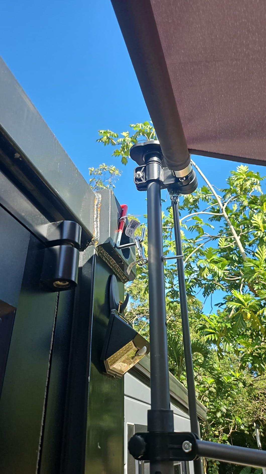 VEVOR Manual Retractable Awning, 78 VEVOR Manual Retractable Awning, 78