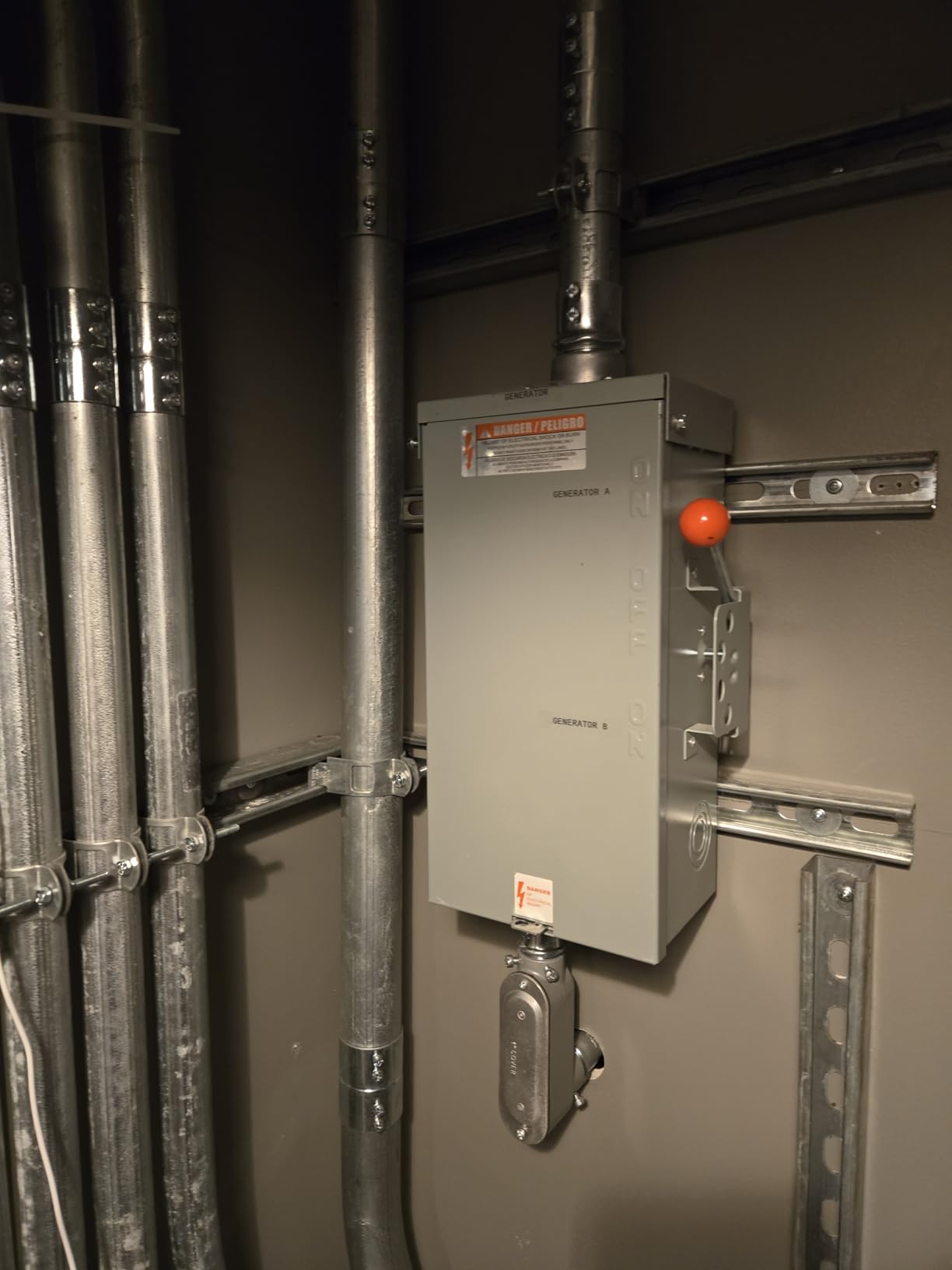100A Generator Transfer Switch, 24000W Heavy Duty Double Throw Safety Design, 120/240V, NEMA 3R Enclosure for Easy Wiring - Customer Photo 1