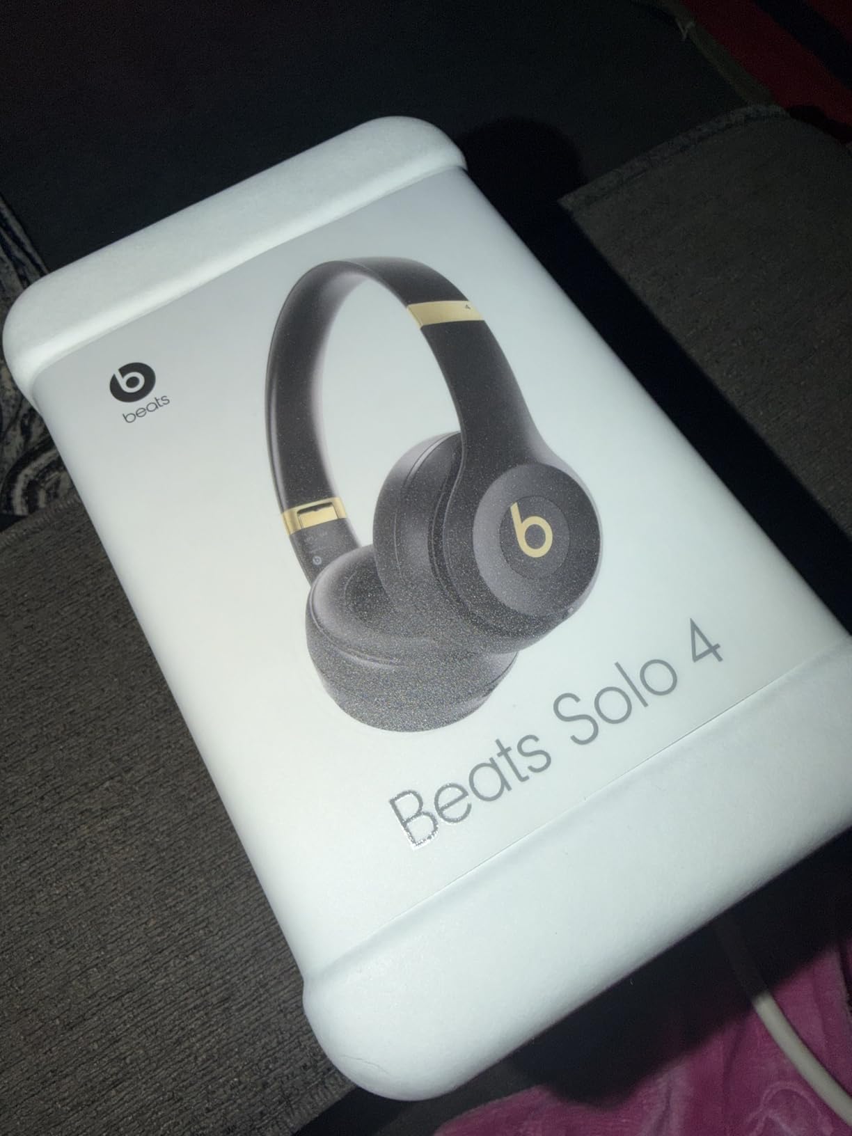 Beats Solo 4 - Wireless On-Ear Bluetooth Headphones, Up to 50-Hour Battery Life, Ultra-Lightweight Comfort, Powerful and Balanced Sound, Apple & Android Compatible - Matte Black - Customer Photo 2