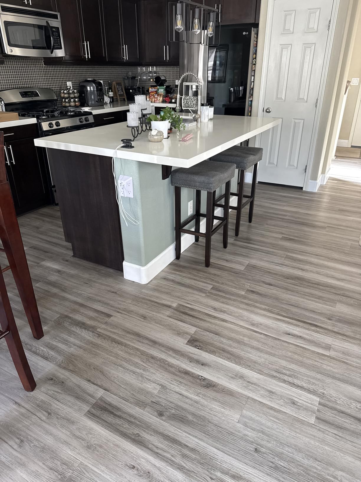 Shark Steam & Scrub Steam Mop, All-in-One Scrubbing and Sanitizing Hard Floor Cleaner, LED Headlights, 4 Dirt Grip Soft Scrub Pads Included, XL Water Tank, Swivel Steering, Hawaiian Grey, S8001 - Customer Photo 3
