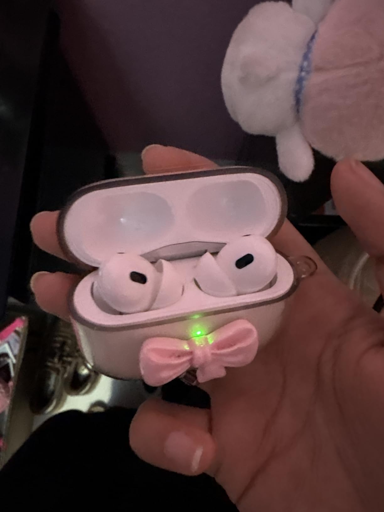 Apple AirPods Pro 2 Wireless Earbuds, Active Noise Cancellation, Hearing Aid Feature, Bluetooth Headphones, Transparency, Personalized Spatial Audio, High-Fidelity Sound, H2 Chip, USB-C Charging Customer Review Apple AirPods Pro 2 Wireless Earbuds, Active Noise Cancellation, Hearing Aid Feature, Bluetooth Headphones, Transparency, Personalized Spatial Audio, High-Fidelity Sound, H2 Chip, USB-C Charging - Customer Photo 1