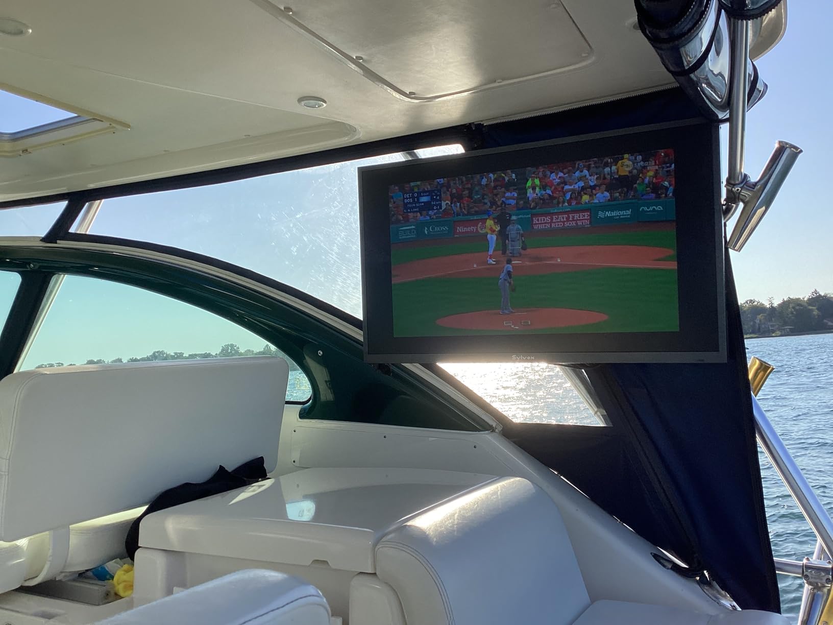SYLVOX Outdoor TV, 43-Inch Waterproof Smart TV, 2000 nits Full Sun TV, 4K, Dolby Atmos, HDR10, Weatherproof Television with Voice Assistant Remote (Pool Pro 2.0, Latest Model) Customer Review SYLVOX Outdoor TV, 43-Inch Waterproof Smart TV, 2000 nits Full Sun TV, 4K, Dolby Atmos, HDR10, Weatherproof Television with Voice Assistant Remote (Pool Pro 2.0, Latest Model) - Customer Photo 1