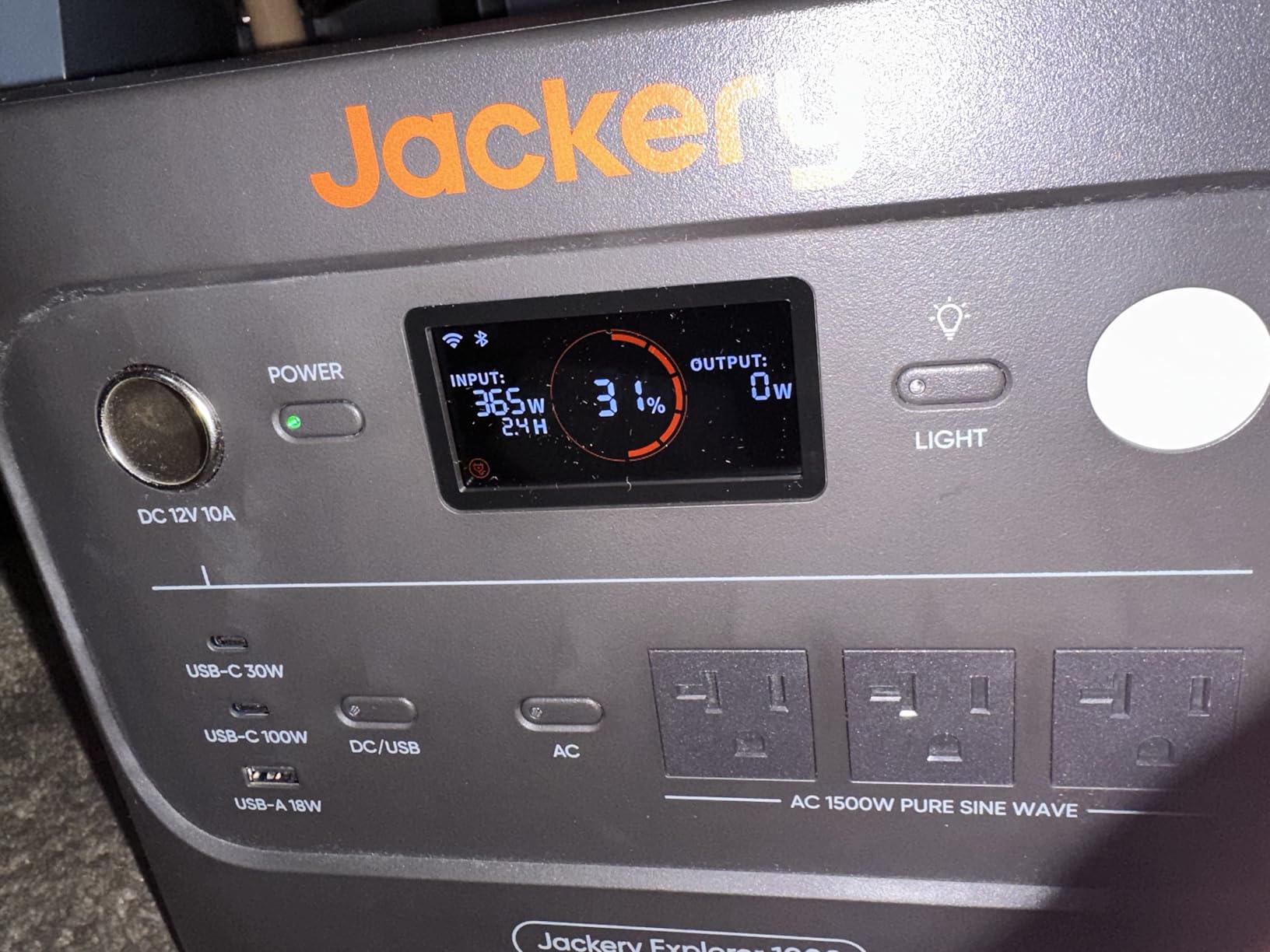 Jackery Solar Generator 1000 v2 with 200W Solar Panel, 1070Wh Portable Power Station LiFePO4 Battery, 1500W AC/100W USB-C Output, 1Hr Fast Charge for Outdoor, Off-Grid Living, RV, Emergency Customer Review Jackery Solar Generator 1000 v2 with 200W Solar Panel, 1070Wh Portable Power Station LiFePO4 Battery, 1500W AC/100W USB-C Output, 1Hr Fast Charge for Outdoor, Off-Grid Living, RV, Emergency - Customer Photo 3