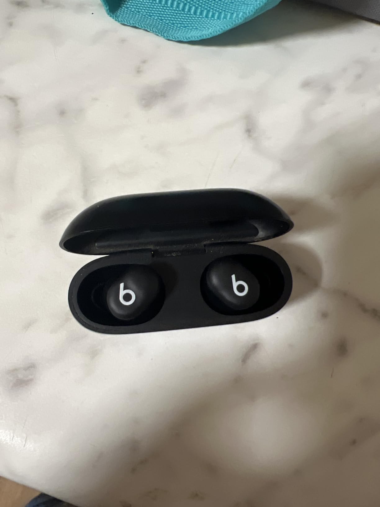 Beats Solo Buds - Wireless Bluetooth Earbuds | 18 Hours of Battery Life | Apple & Android Compatibility | Built-in Microphone - Matte Black customer photo 1