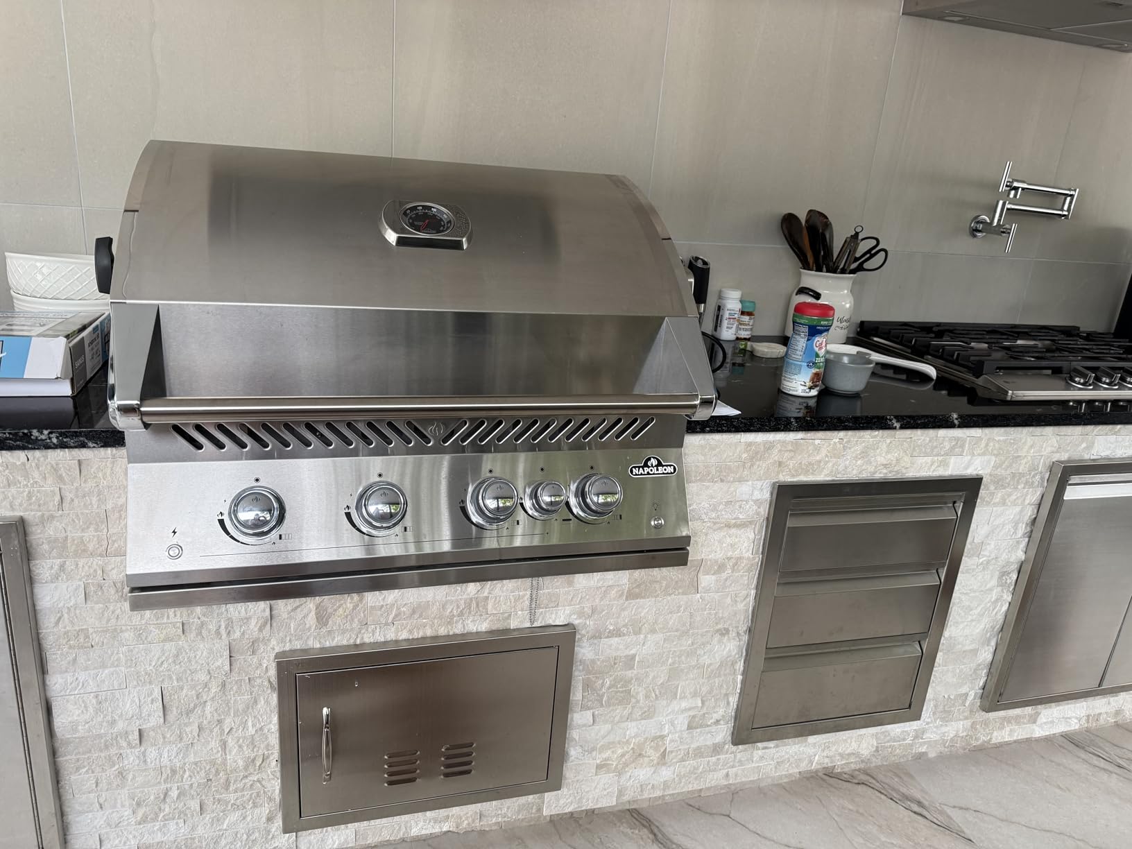 Napoleon Built-In 700 Series 32-inch Natural Gas Grill Head with Infrared Rear Burner - BIG32RBNSS-1-4 Main Burners, Infrared Rear Burner, Stainless Steel, Included Rotisserie Kit - Customer Photo 1
