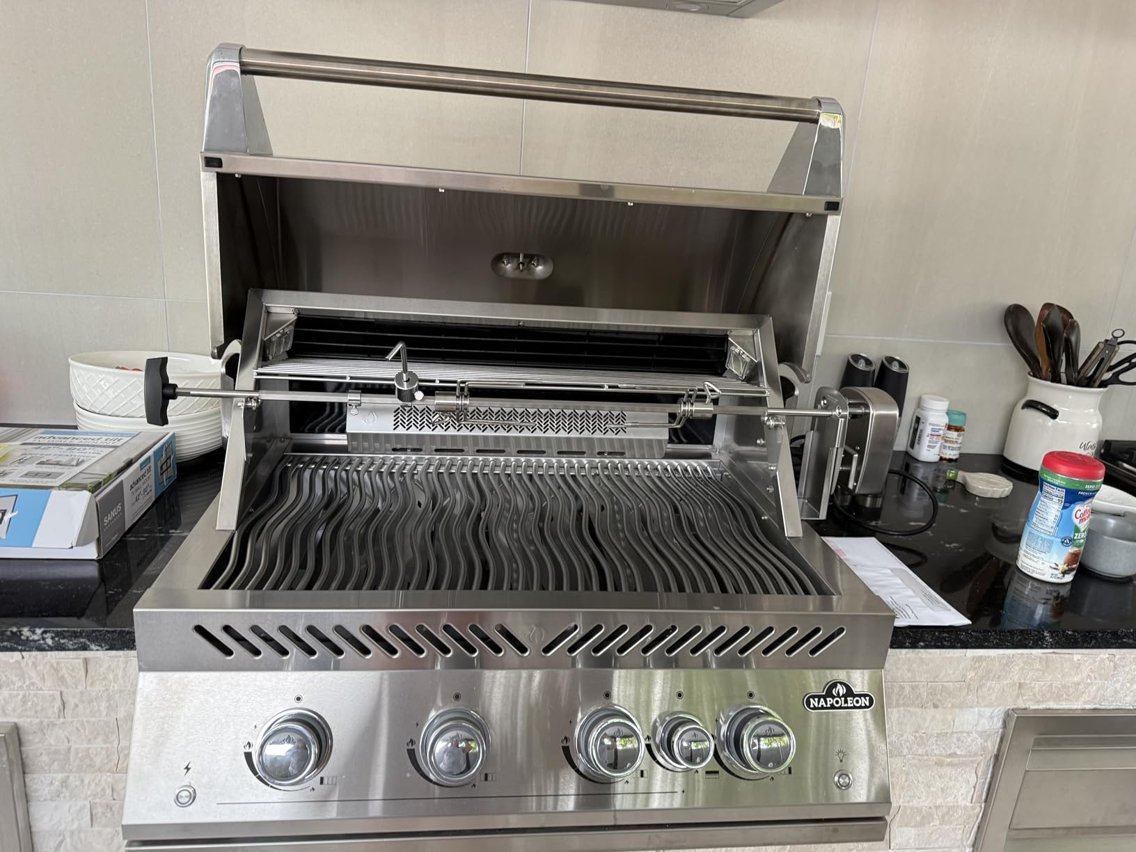 Napoleon Built-In 700 Series 32-inch Natural Gas Grill Head with Infrared Rear Burner - BIG32RBNSS-1-4 Main Burners, Infrared Rear Burner, Stainless Steel, Included Rotisserie Kit - Customer Photo 2