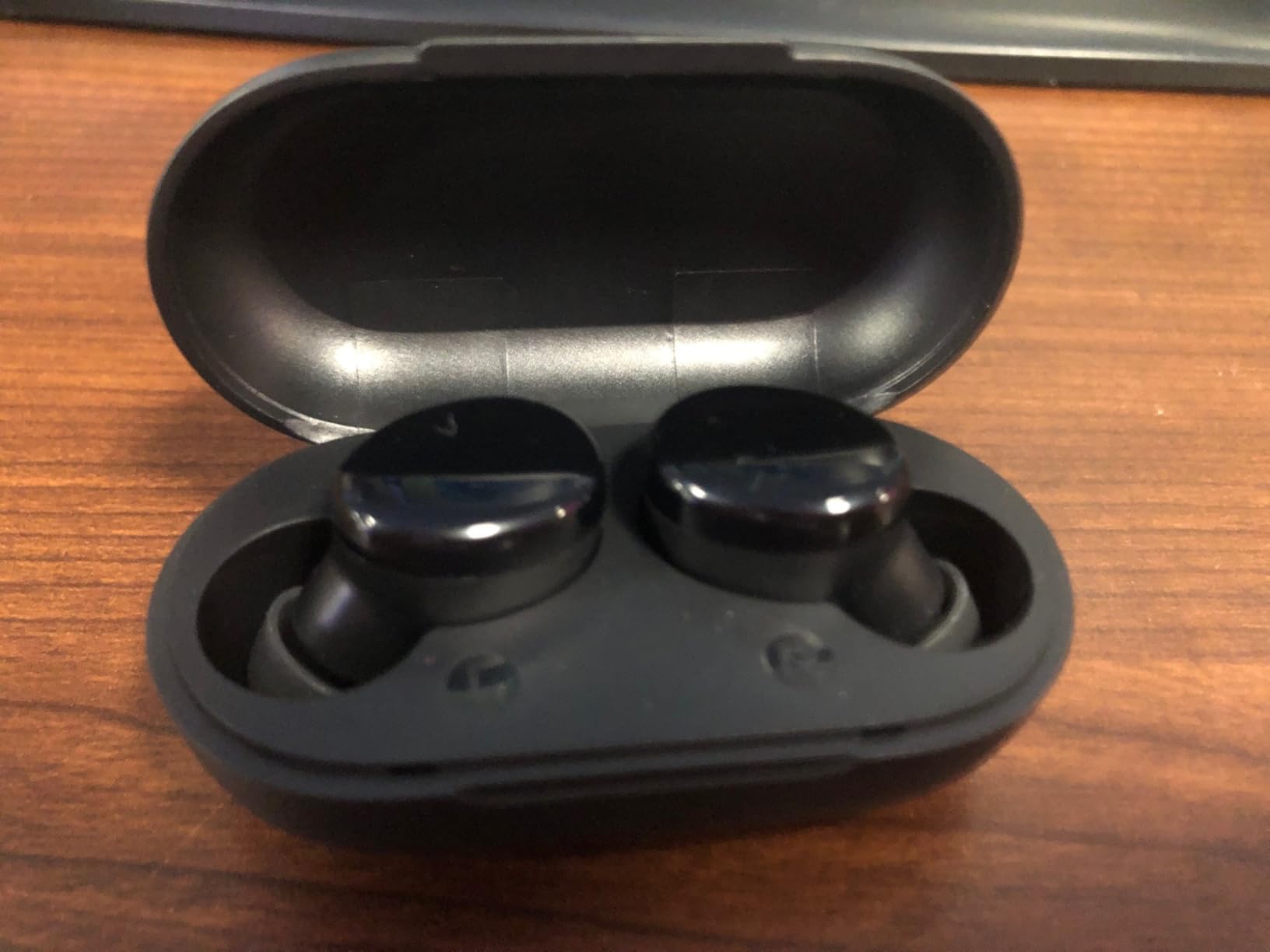kurdene Wireless Earbuds Bluetooth 5.3 in Ear Buds Light Weight Headphones,Deep Bass Sound,Built in Mics Headset,Clear Calls Earphones for Sports Workout - Customer Photo 2