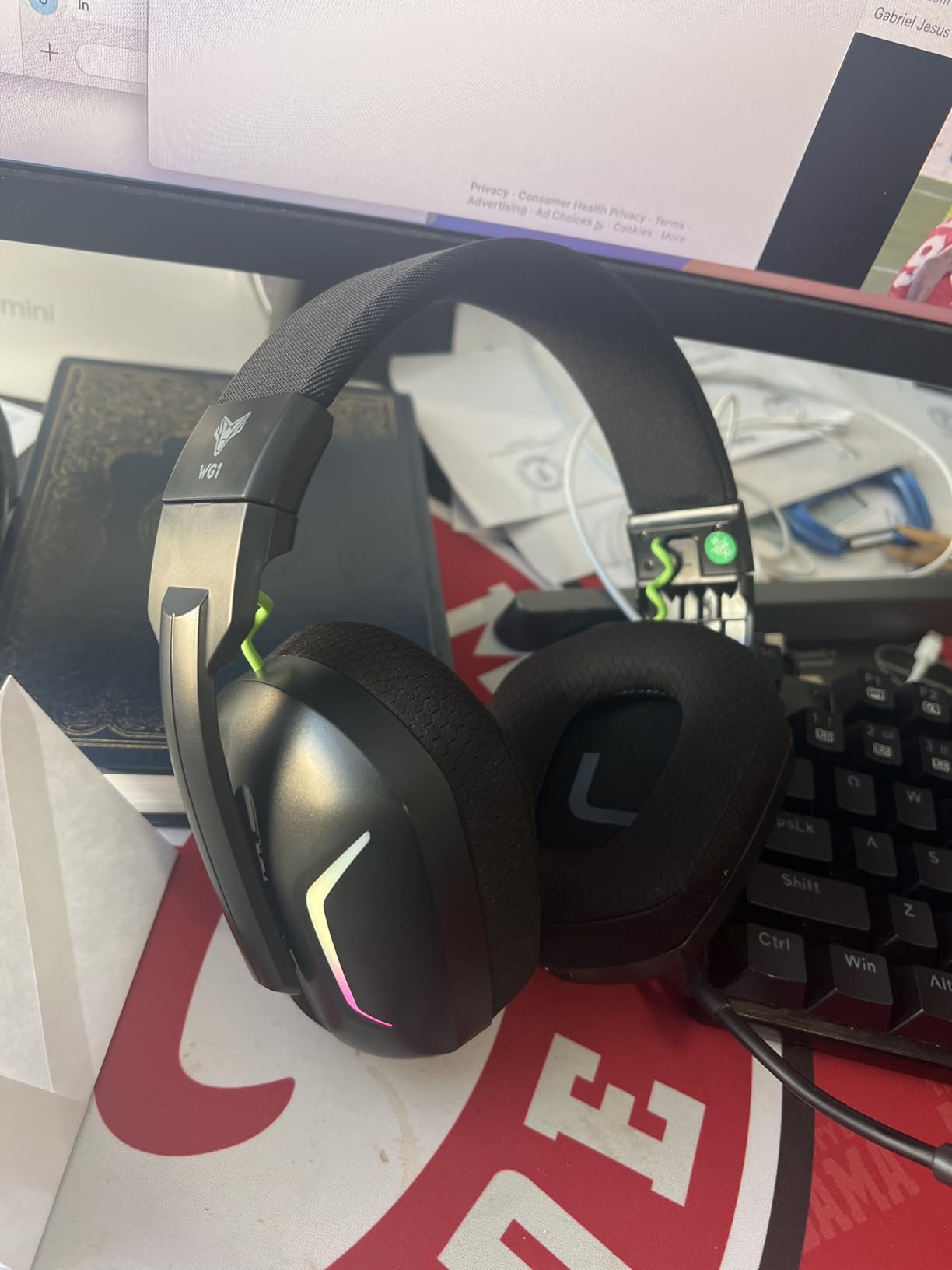 Wireless Gaming Headsets for PC, PS5, PS4, Switch, Mac, 2.4GHz Wireless Gaming Headphone with ENC Noise Canceling Microphone, Bluetooth 5.4, Cool Lighting, 50H Battery, 50mm Drivers Customer Review Wireless Gaming Headsets for PC, PS5, PS4, Switch, Mac, 2.4GHz Wireless Gaming Headphone with ENC Noise Canceling Microphone, Bluetooth 5.4, Cool Lighting, 50H Battery, 50mm Drivers - Customer Photo 1