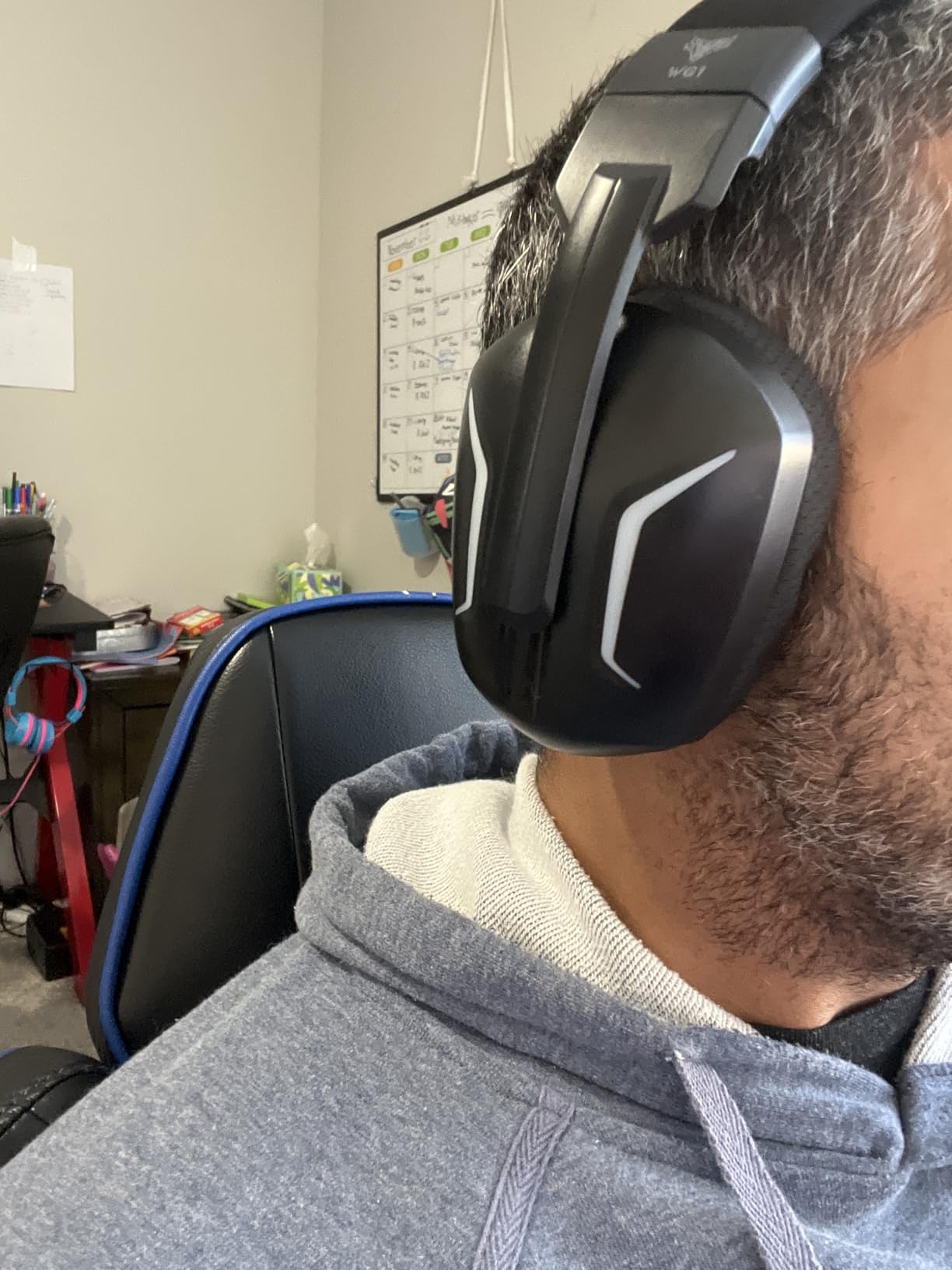 Wireless Gaming Headsets for PC, PS5, PS4, Switch, Mac, 2.4GHz Wireless Gaming Headphone with ENC Noise Canceling Microphone, Bluetooth 5.4, Cool Lighting, 50H Battery, 50mm Drivers Customer Review Wireless Gaming Headsets for PC, PS5, PS4, Switch, Mac, 2.4GHz Wireless Gaming Headphone with ENC Noise Canceling Microphone, Bluetooth 5.4, Cool Lighting, 50H Battery, 50mm Drivers - Customer Photo 2