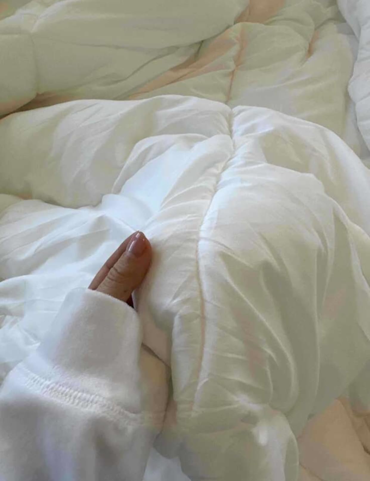 Martha Stewart Goose Feather Down Fiber Cotton Comforter Queen Size, Feather Duvet Insert Queen, Hotel Collection Hypoallergenic Comforter 58oz All Season Medium Warmth 90 x 90 Inch White - Customer Photo 2