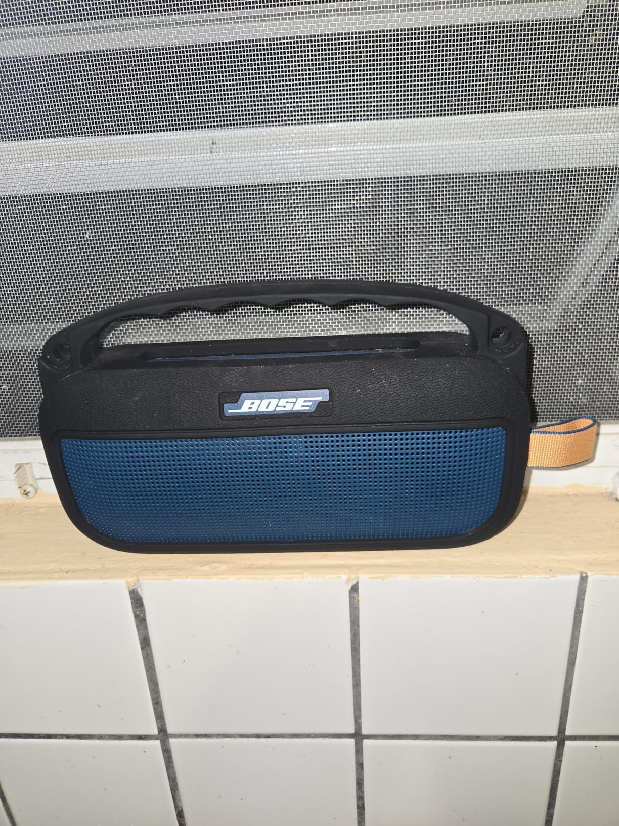 Bose SoundLink Flex Bluetooth Speaker (2nd Gen) - Portable Outdoor Speaker with Hi-Fi Audio, Waterproof and Dustproof, USB-C, Up to 12 Hours Battery Life, Black Customer Review Bose SoundLink Flex Bluetooth Speaker (2nd Gen) - Portable Outdoor Speaker with Hi-Fi Audio, Waterproof and Dustproof, USB-C, Up to 12 Hours Battery Life, Black - Customer Photo 1