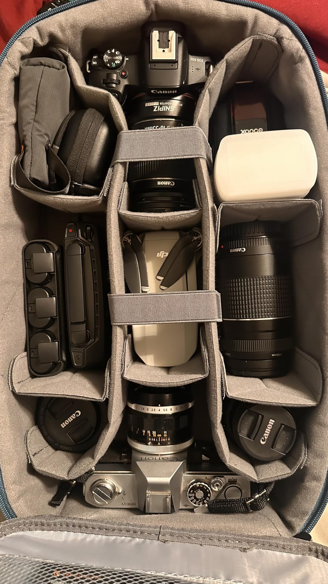 K&F CONCEPT Camera Backpack,Hardshell Photography DSLR Camera Bag with 15-15.6 Inch Laptop Compartment Waterproof Hard Shell Camera Case Compatible with Canon/Nikon/Sony/DJI Mavic Drone Customer Review K&F CONCEPT Camera Backpack,Hardshell Photography DSLR Camera Bag with 15-15.6 Inch Laptop Compartment Waterproof Hard Shell Camera Case Compatible with Canon/Nikon/Sony/DJI Mavic Drone - Customer Photo 2