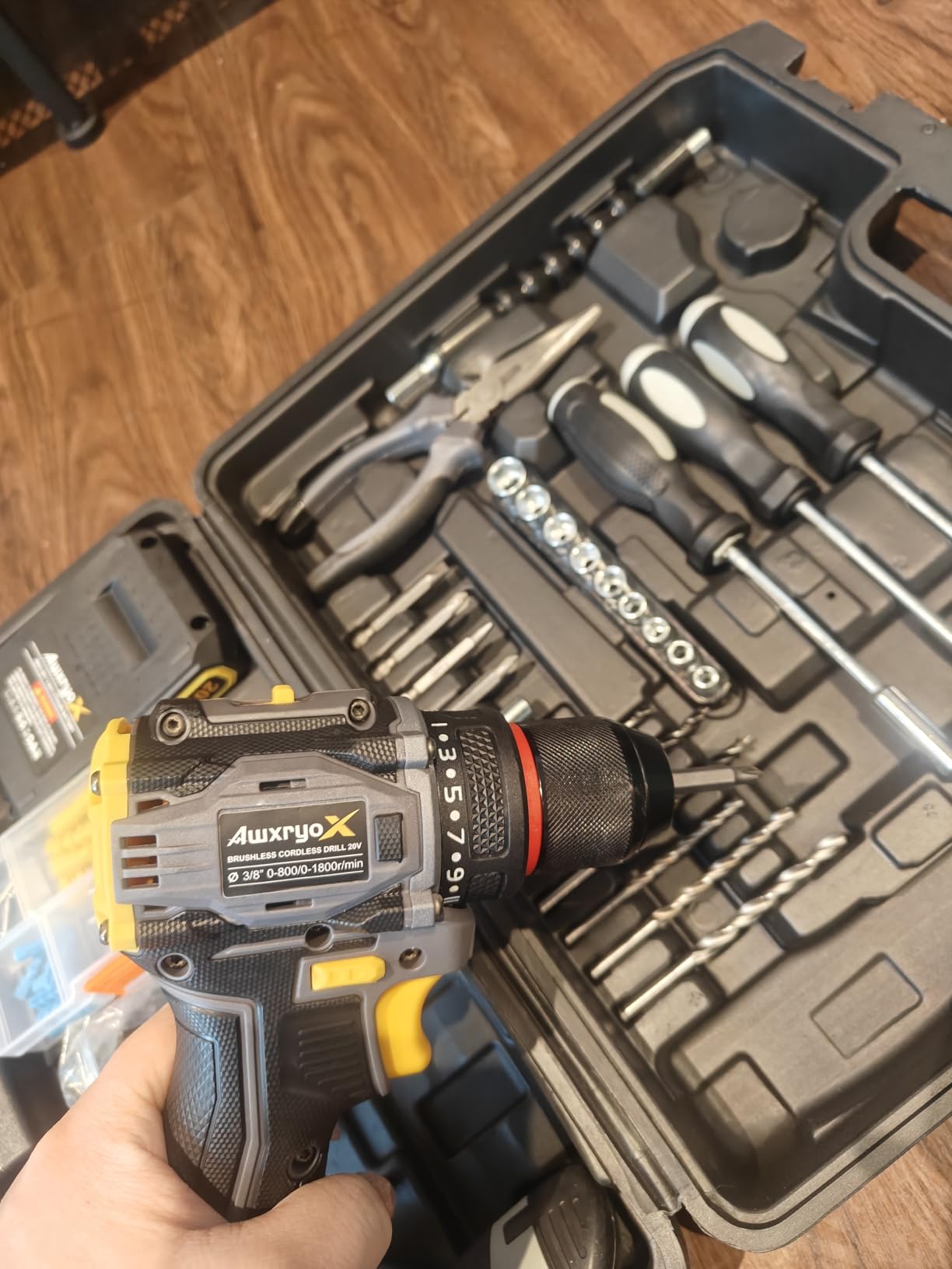 Brushless Compact Drill Tool Set, 60N.m 20V Cordless Drill Tool Box with 2 Battery, 135Pcs Man Household Combo Set with DIY Hand Taladros Kits, 531 In-lb Kit with Drill for Daily Home Repair Customer Review Brushless Compact Drill Tool Set, 60N.m 20V Cordless Drill Tool Box with 2 Battery, 135Pcs Man Household Combo Set with DIY Hand Taladros Kits, 531 In-lb Kit with Drill for Daily Home Repair - Customer Photo 1