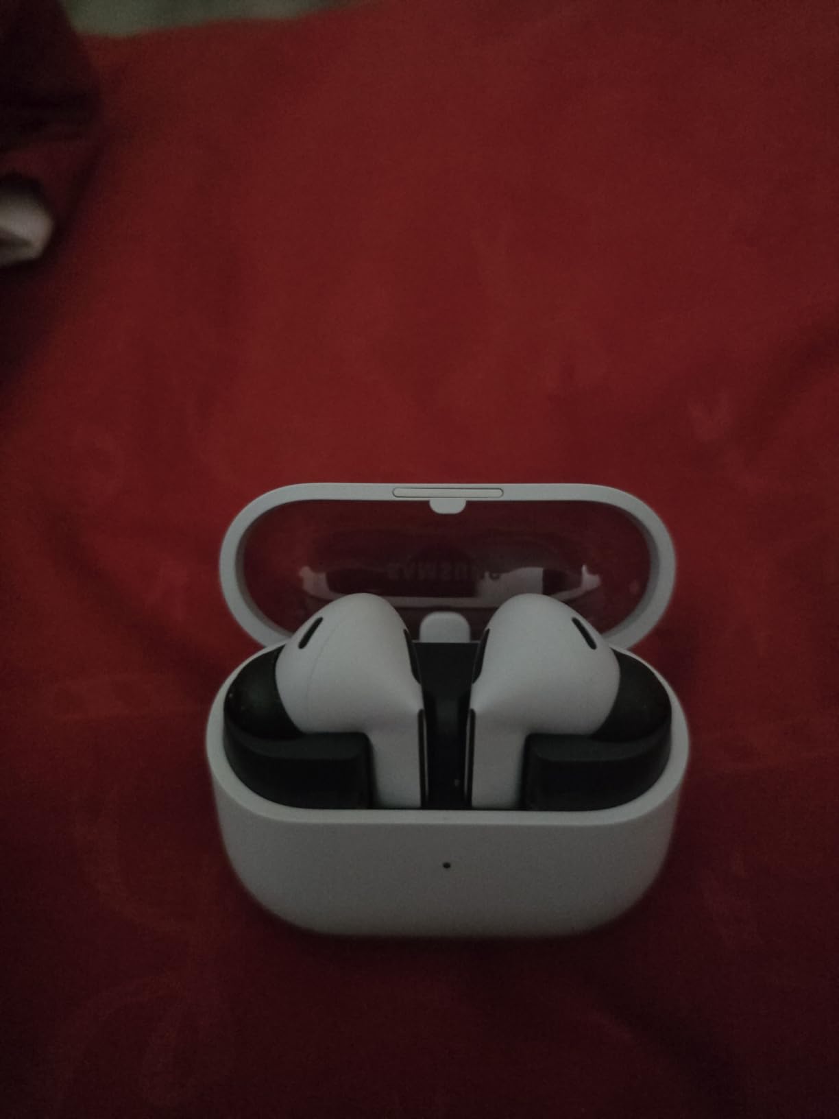 Samsung Galaxy Buds 3 Pro AI True Wireless Bluetooth Earbuds, Noise Cancelling, Sound Optimization, Redesigned Comfort Fit, Silver [US Version, Amazon Exclusive, 2Yr Warranty] - Customer Photo 3