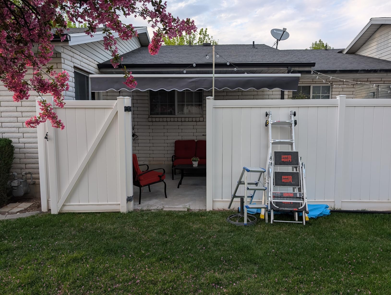 Yardenaler 12x10 FT Manual Retractable Outdoor Patio Awning, Window Sun Shade Shelter with Crank Handle & Canopy for Deck, Backyard, Garden, Balcony, Gray Customer Review Yardenaler 12x10 FT Manual Retractable Outdoor Patio Awning, Window Sun Shade Shelter with Crank Handle & Canopy for Deck, Backyard, Garden, Balcony, Gray - Customer Photo 2