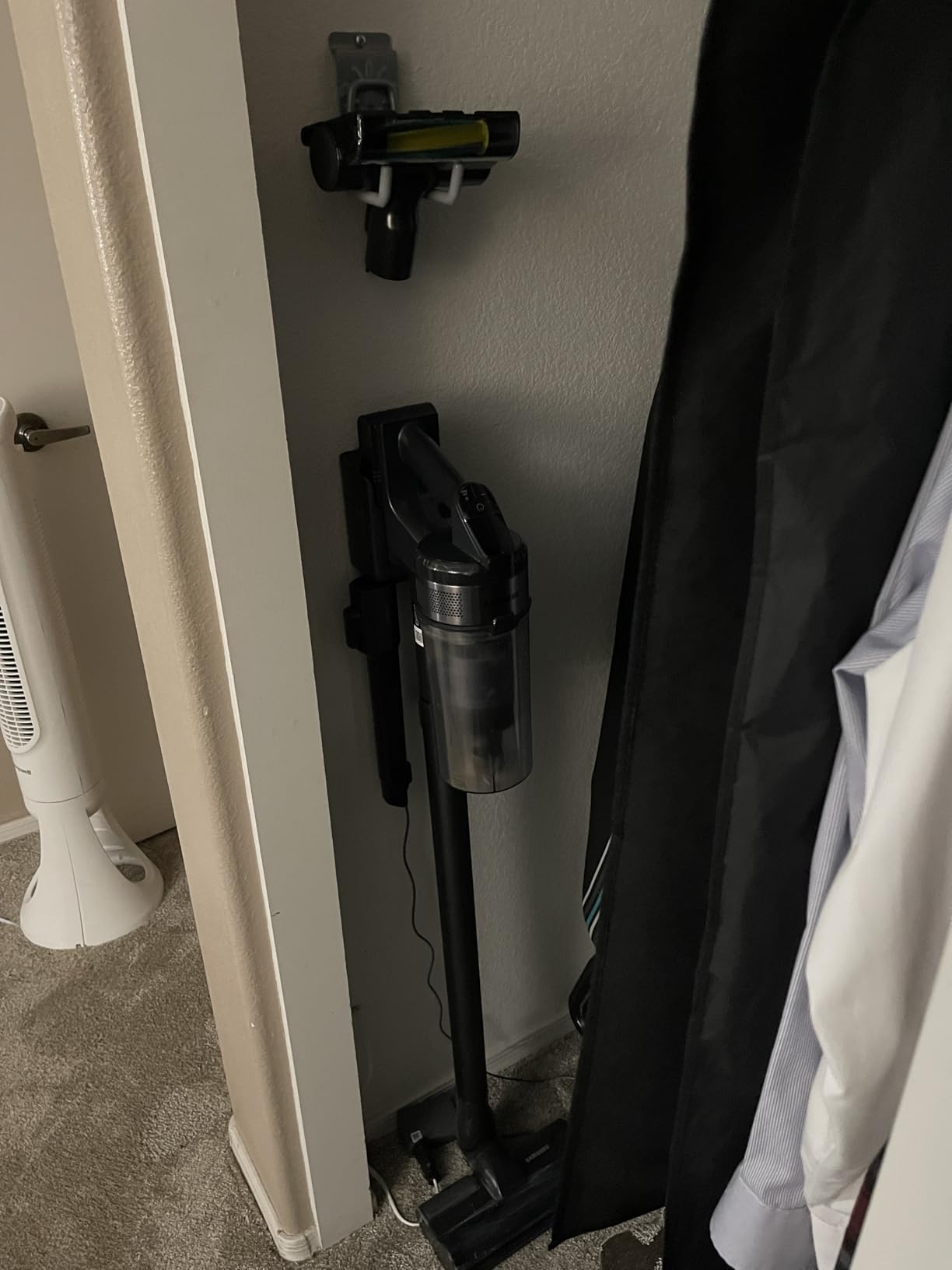 Samsung Jet 75 Pet Cordless Vacuum, Lightweight w/Turbo Action Brush, Pet Tool, Removable Battery, Powerful Cleaning for Hardwood Floors, Carpets, Area Rugs, VS20B75AGR5/AA, Silver - Customer Photo 1