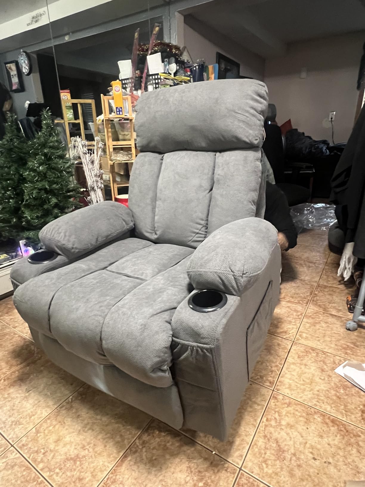 BOSMILLER Power Lift Recliner Chair for Elderly with Vibration Massage and Lumbar Heating Electric Oversized Single Sofa with Cup Holder and USB Charge Port for Living Room - Customer Photo 1