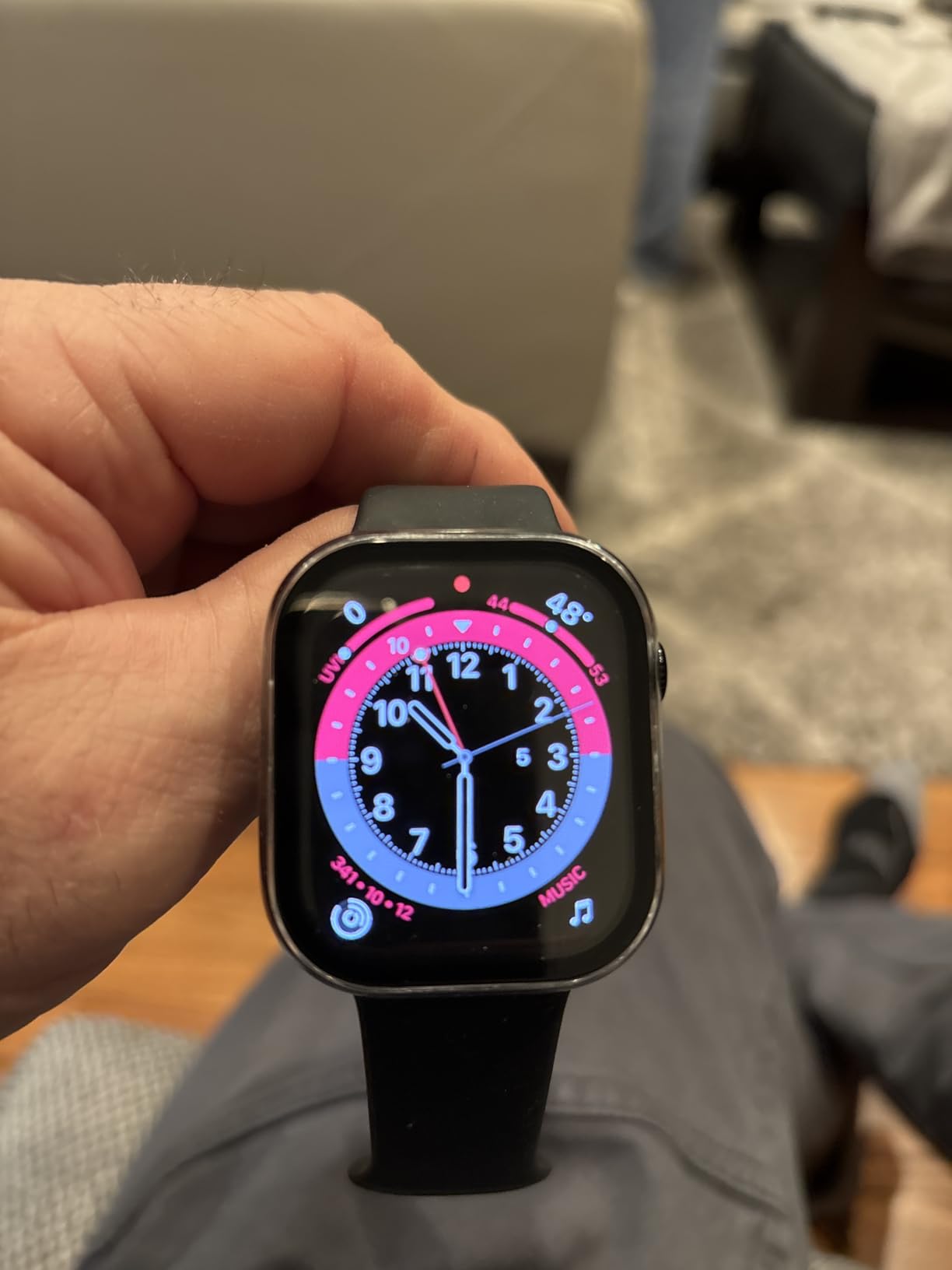 Apple Watch Series 10 [GPS 42mm case] Smartwatch with Jet Black Aluminum Case with Black Sport Band - S/M - Customer Photo 2
