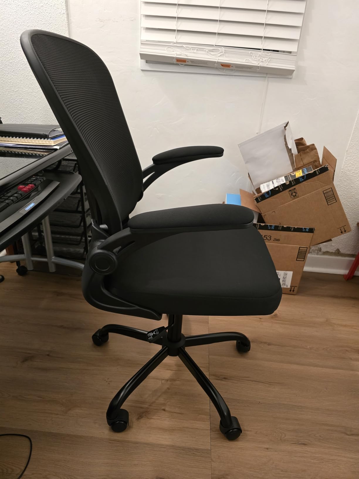 Office Chair, Ergonomic Desk Chairs 330LBS Capacity High Back Mesh Computer Chair with Flip-up Armrests, Comfy Work Chair with Adjustable Lumbar Support, Rolling Chair Customer Review Office Chair, Ergonomic Desk Chairs 330LBS Capacity High Back Mesh Computer Chair with Flip-up Armrests, Comfy Work Chair with Adjustable Lumbar Support, Rolling Chair - Customer Photo 2