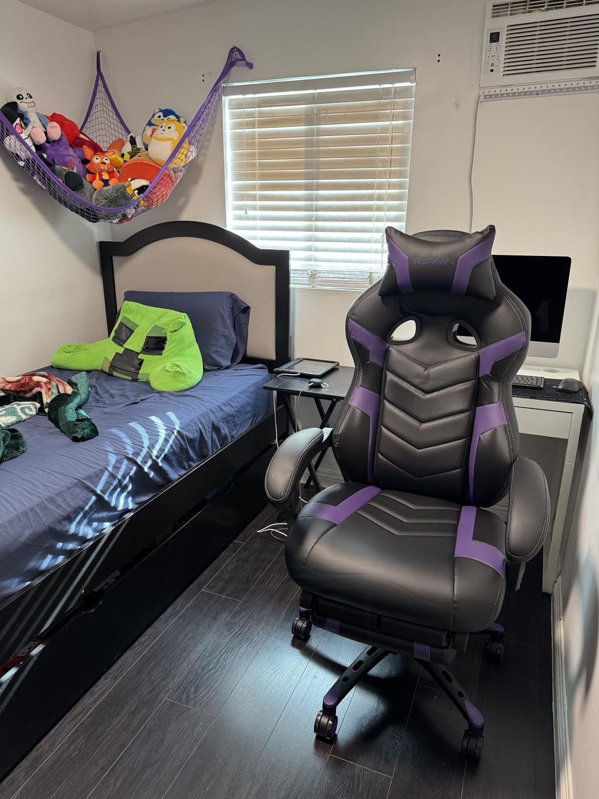 Respawn 110 Pro Ergonomic Gaming Chair with Footrest for Adults - Comfortable Office Gaming Recliner with Lumbar Support and Headrest, Racing Style Video Game Chairs for Computer Gamer - Gray Fabric customer photo 1