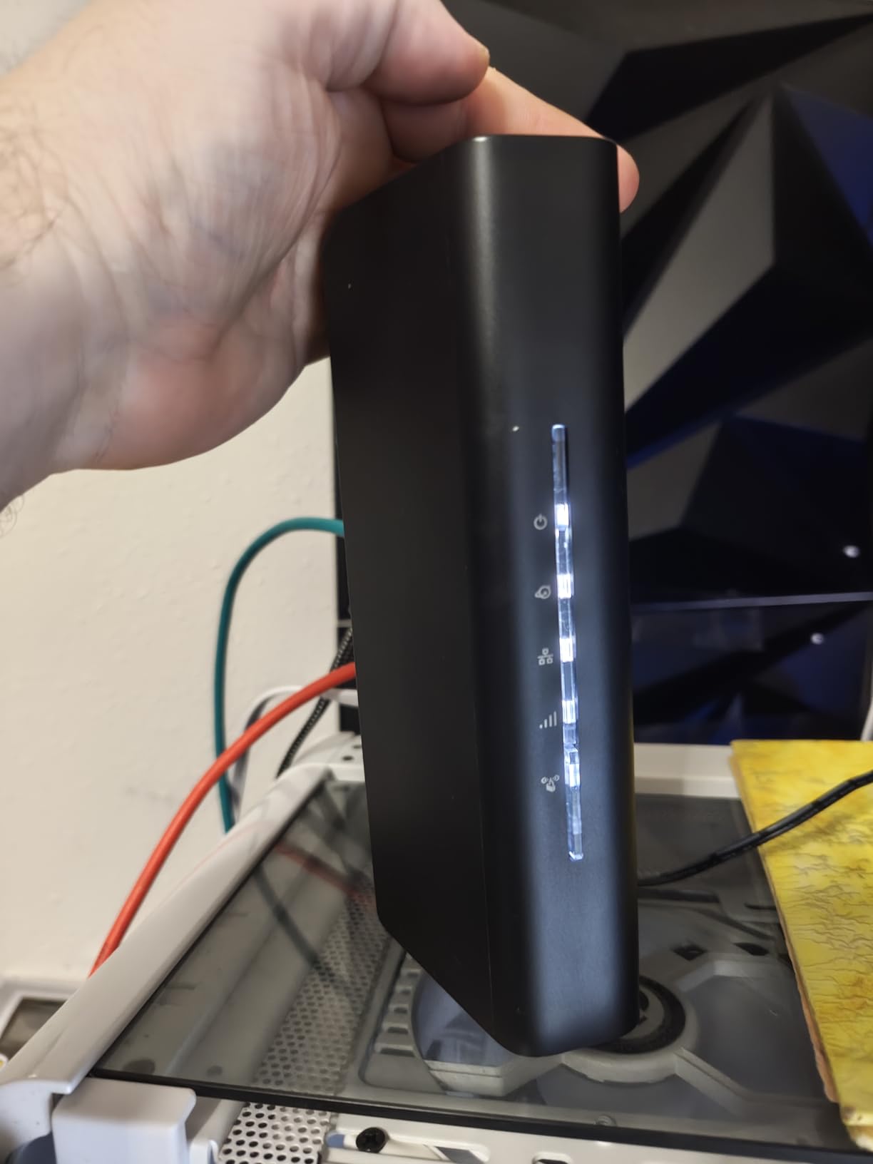 NETGEAR Nighthawk Tri-Band WiFi 7 Router (RS280S) - Router Only, BE9200 Wireless Speed (up to 9.2 Gbps) - Covers up to 2,500 sq. ft. - 2.5 Gig Internet Port – 1-Year Armor & Free Expert Help - Customer Photo 1
