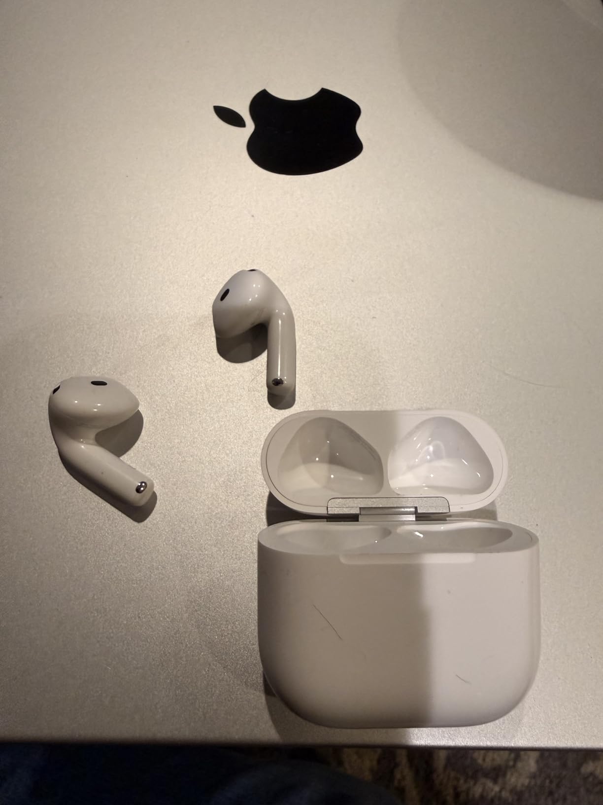 Apple AirPods 4 Wireless Earbuds, Bluetooth Headphones, Personalized Spatial Audio, Sweat and Water Resistant, USB-C Charging Case, H2 Chip, Up to 30 Hours of Battery Life with AppleCare+ (2 Years) - Customer Photo 2