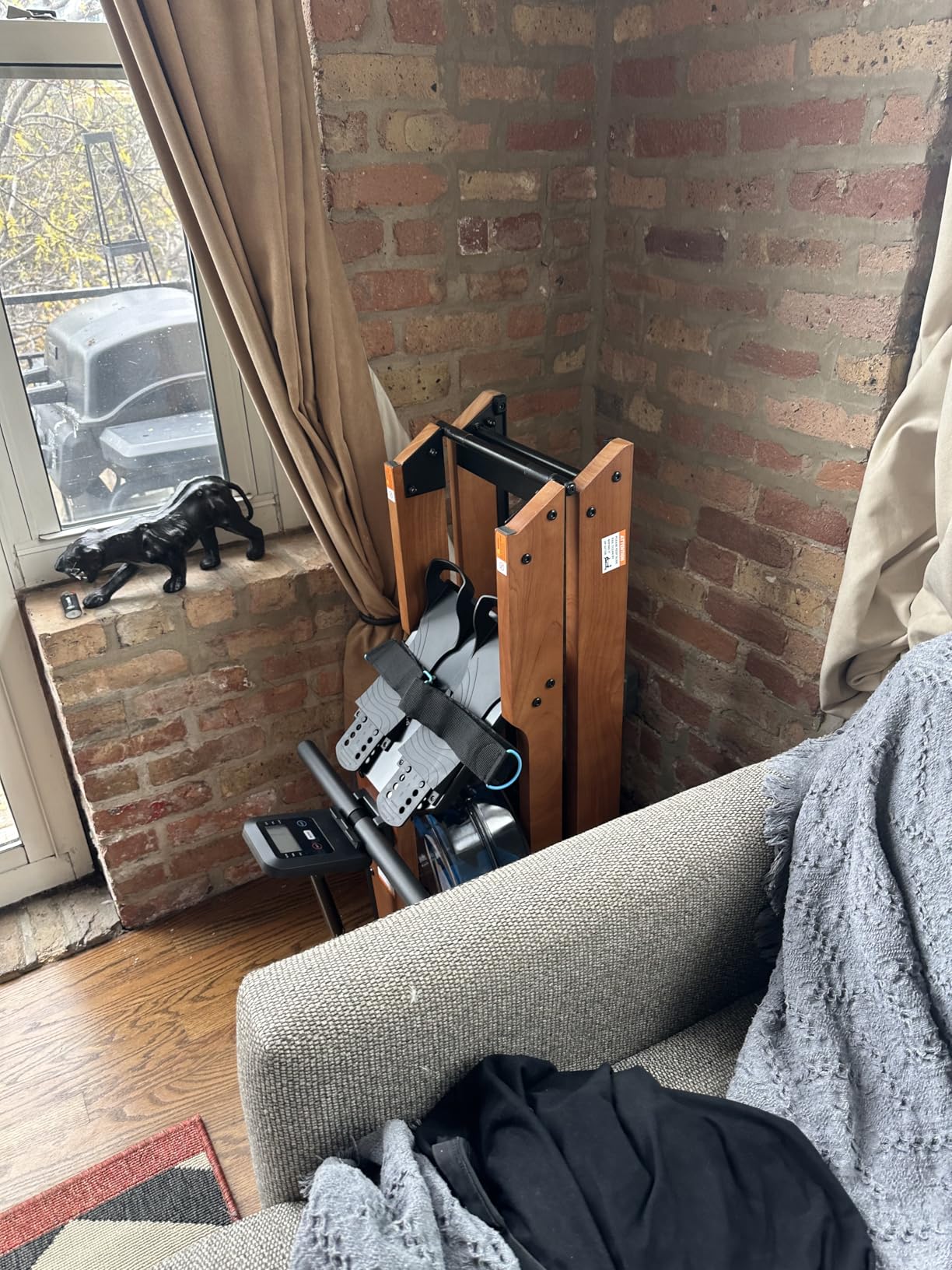 MERACH Water Rowing Machines for Home, Foldable Row Machine with 400LBS Weight Capacity, Dedicated Monitor and Comfortable Seat, Free MERACH App for Immersive Water Rower - Customer Photo 1